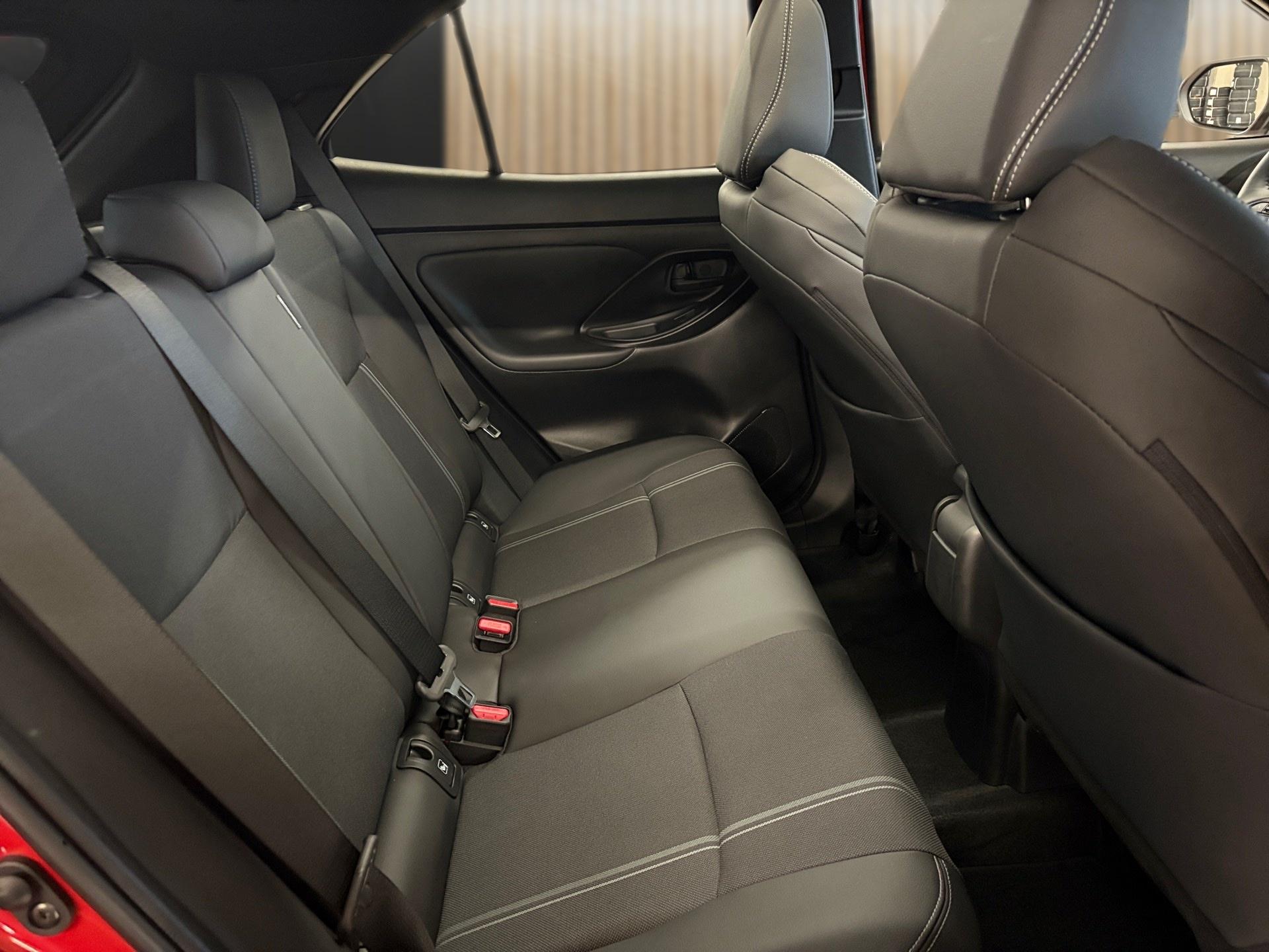 TOYOTA Yaris Cross 1.5 Premium AWDi e-CVT-image-14