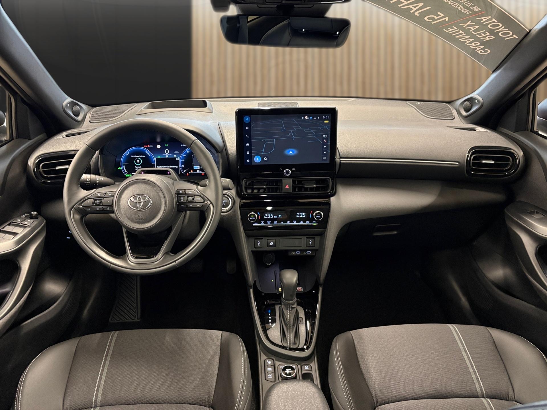 TOYOTA Yaris Cross 1.5 Premium AWDi e-CVT-image-13