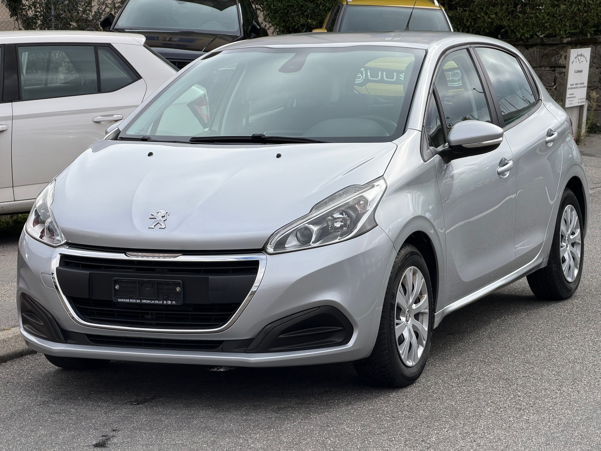 PEUGEOT 208 1.2 PureTech Access-showroom-element-2