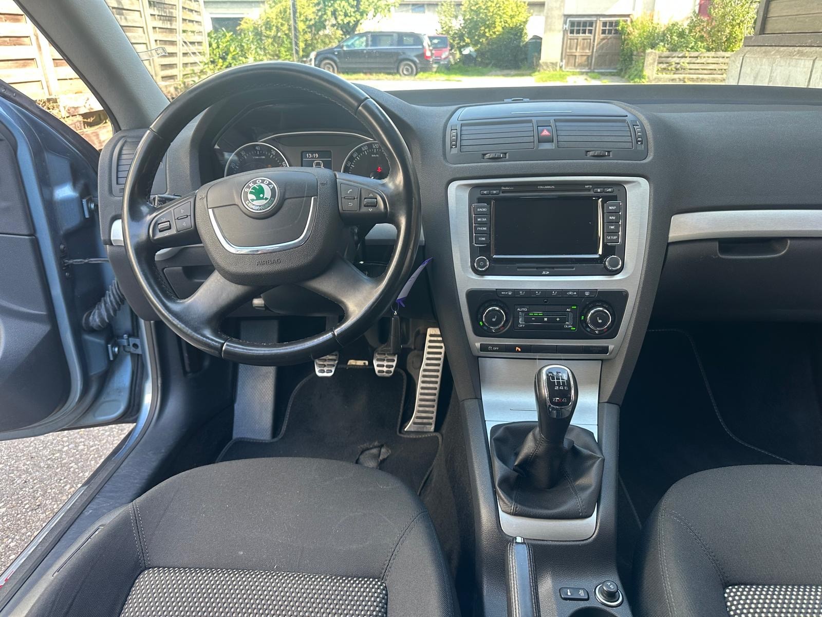 SKODA Octavia Combi 1.8 TSI Scout 4x4-image-7