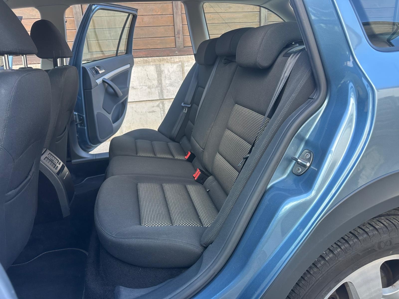 SKODA Octavia Combi 1.8 TSI Scout 4x4-image-10