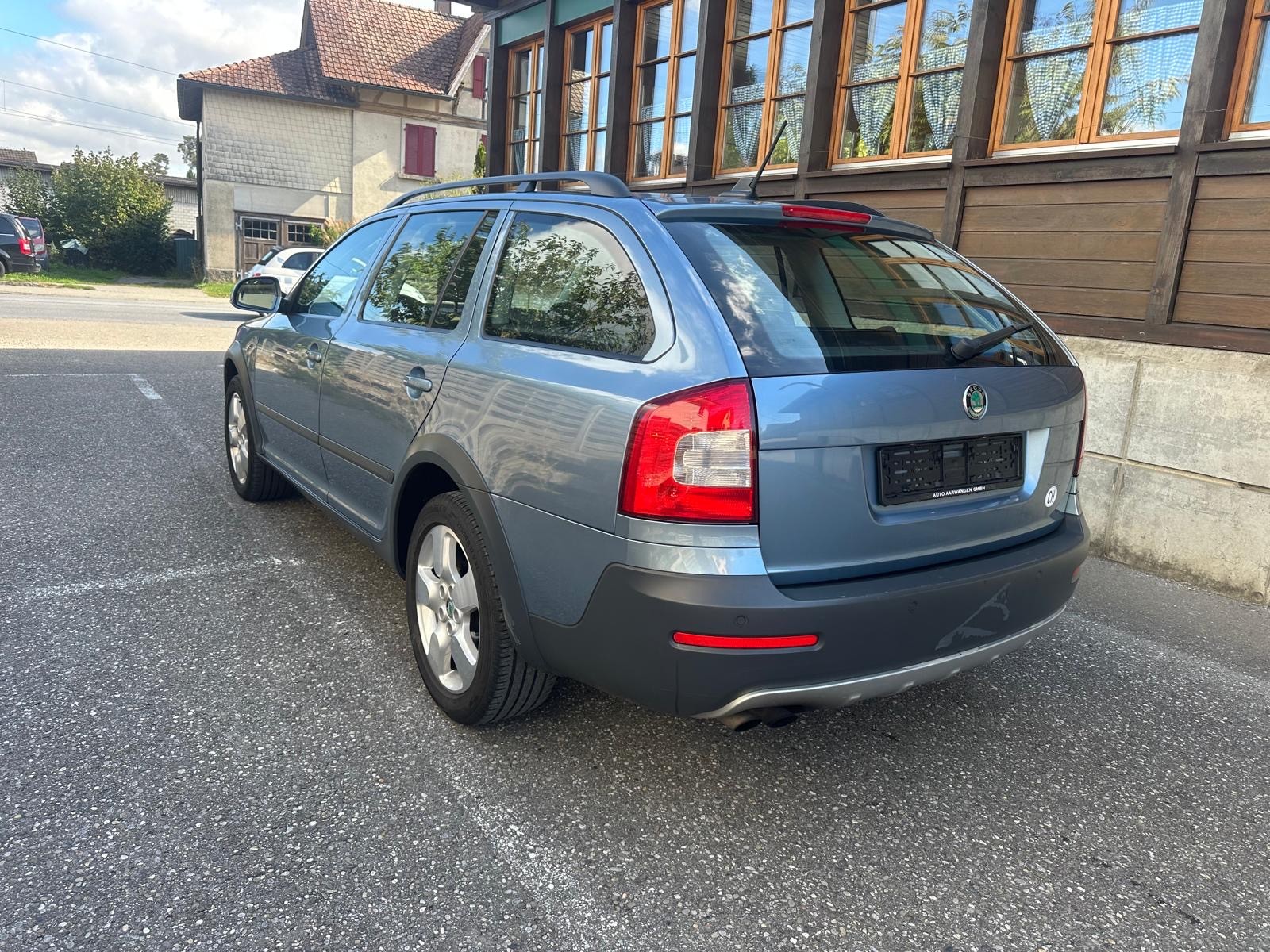 SKODA Octavia Combi 1.8 TSI Scout 4x4-showroom-element-2