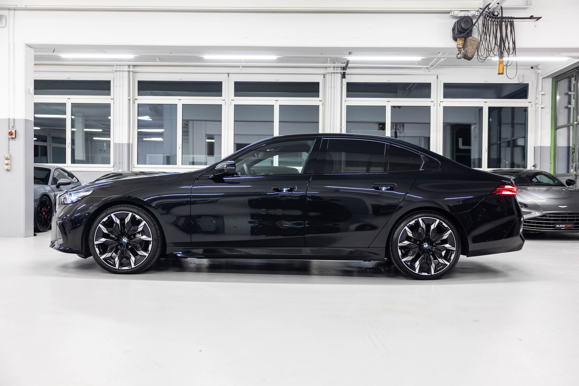 BMW 540d xDrive 48V M Sport Steptronic-image-4