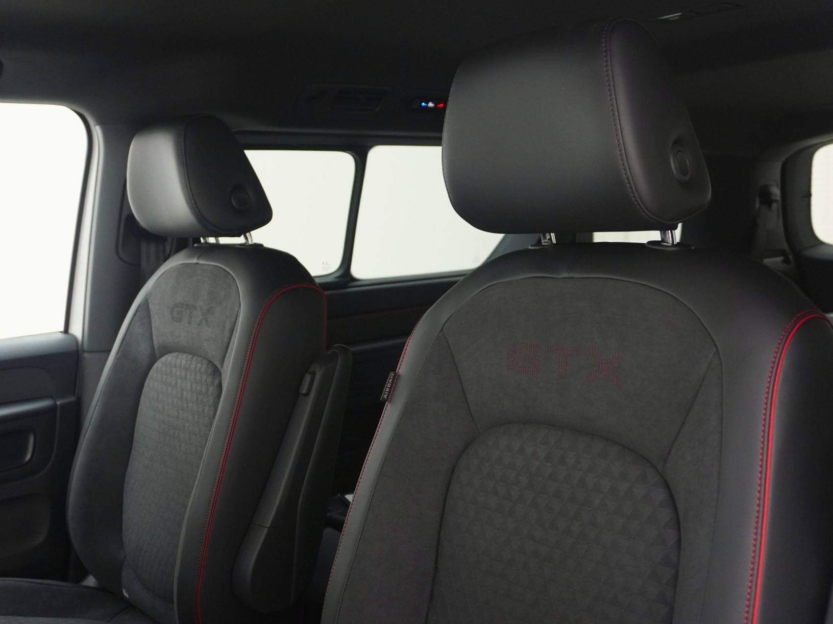 VW ID.Buzz 84kWh GTX 4MOTION langer Radstand-image-7