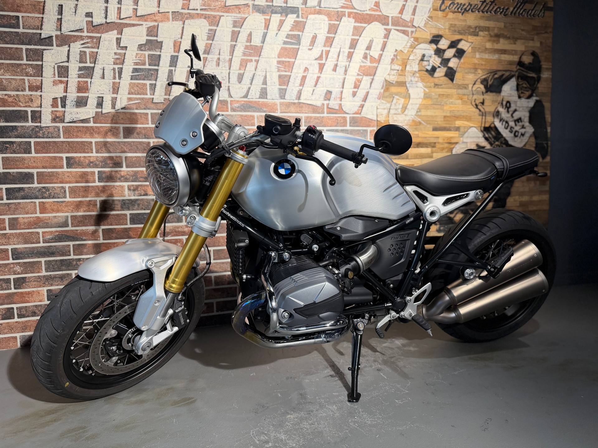 BMW R nineT-image-0