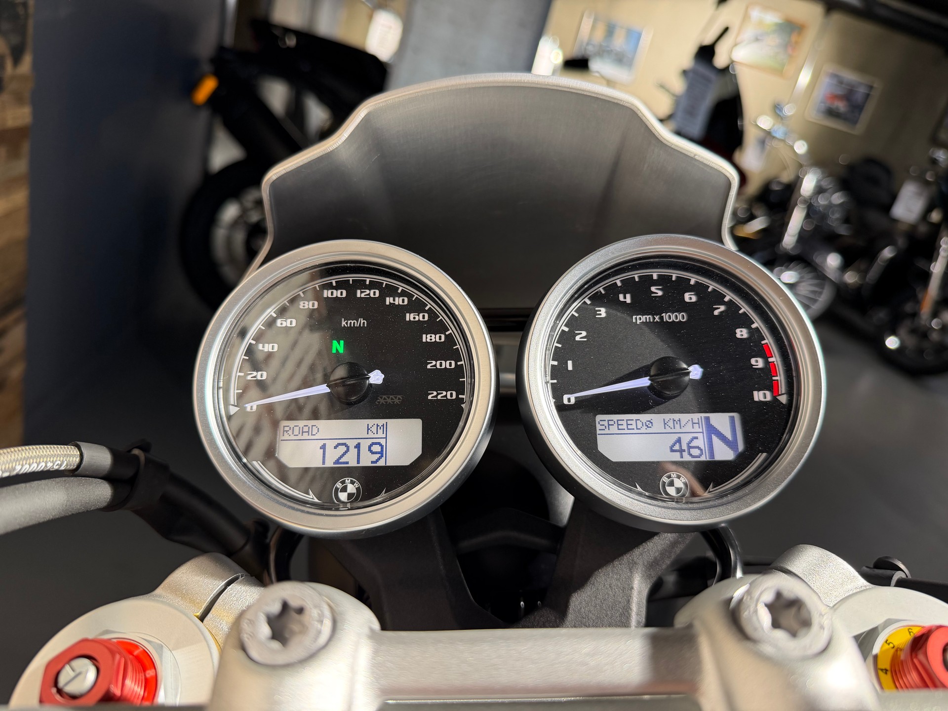 BMW R nineT-image-12