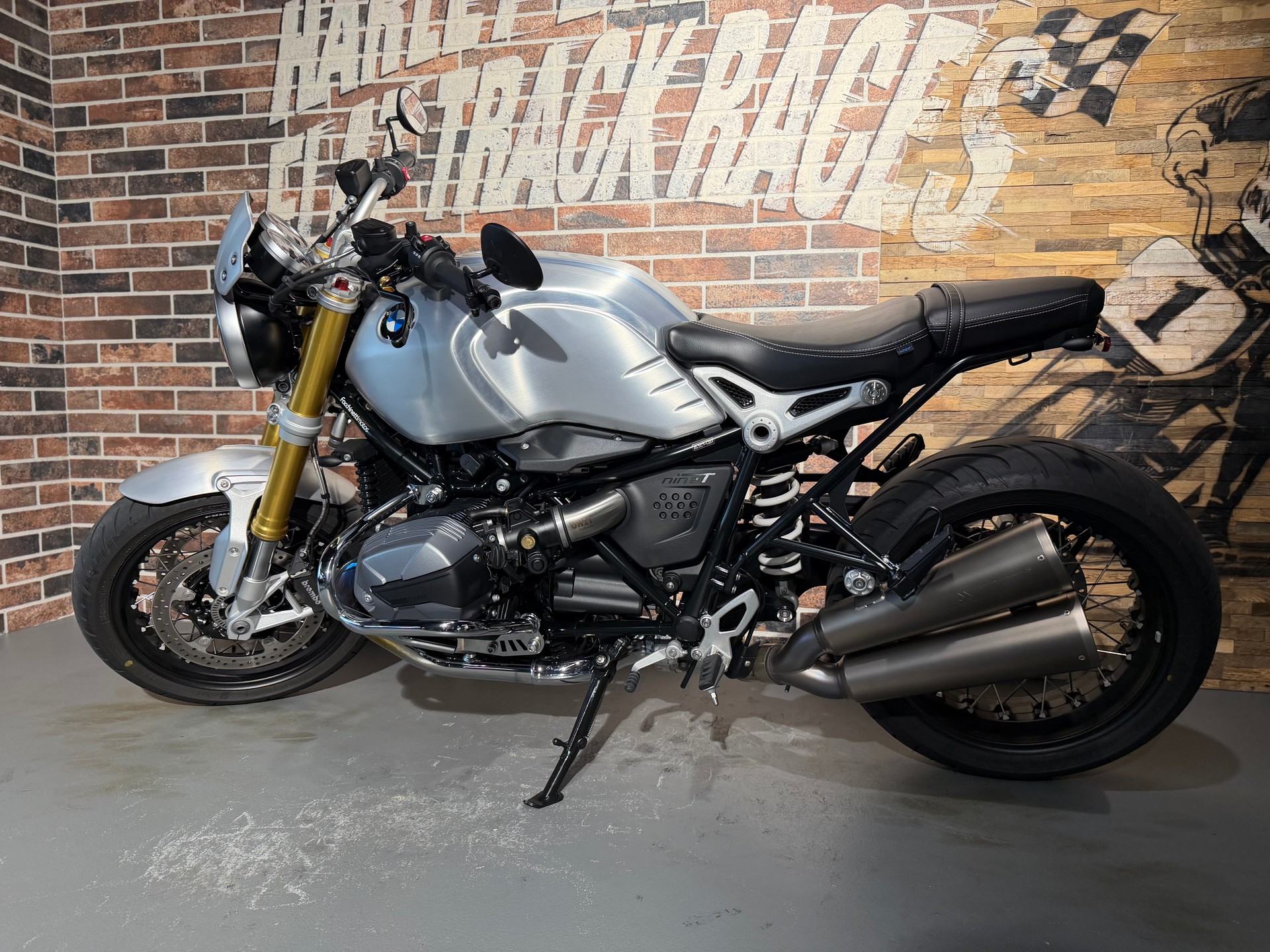 BMW R nineT-image-1