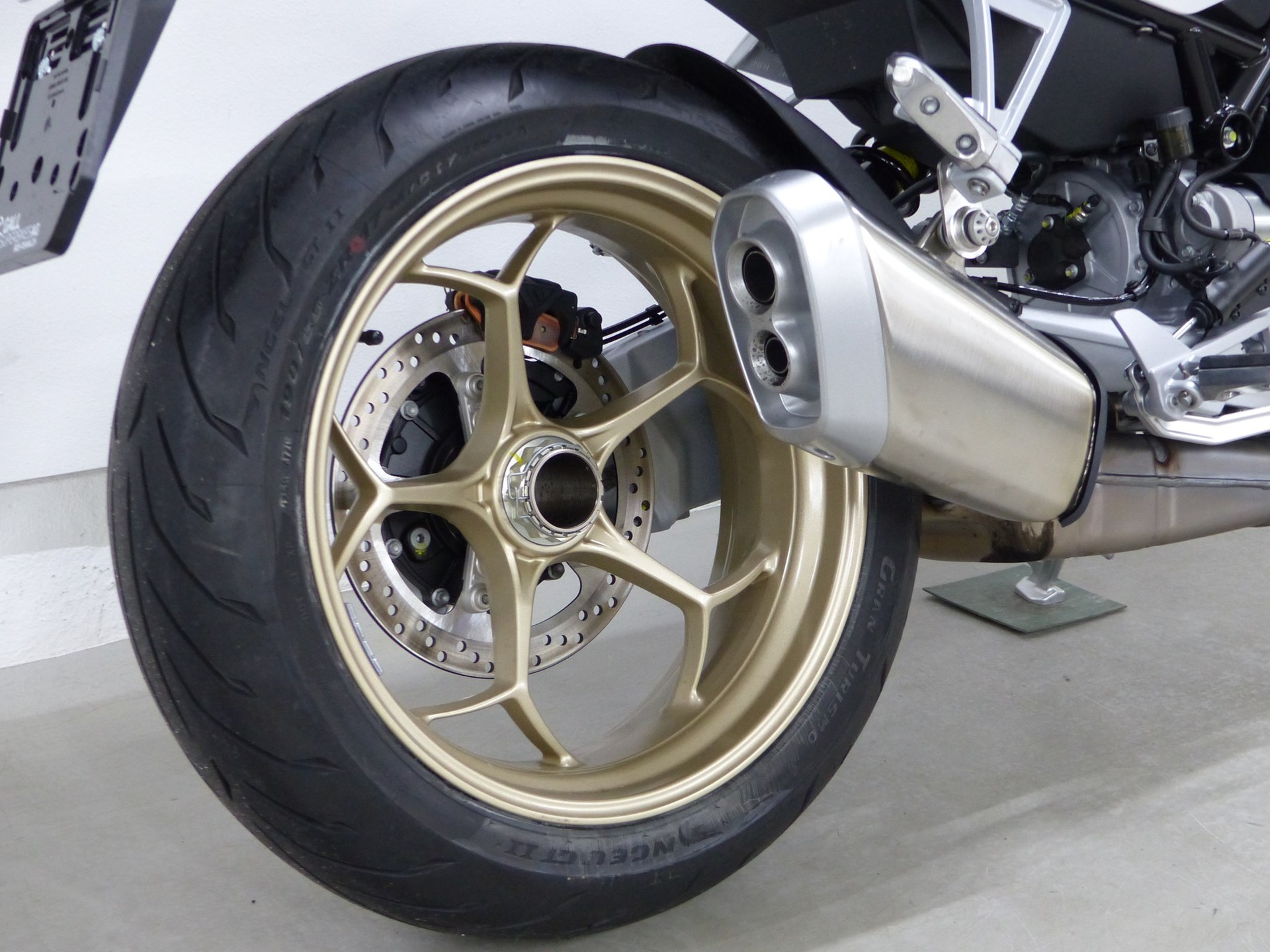 MOTO GUZZI V100 Mandello ABS-image-2