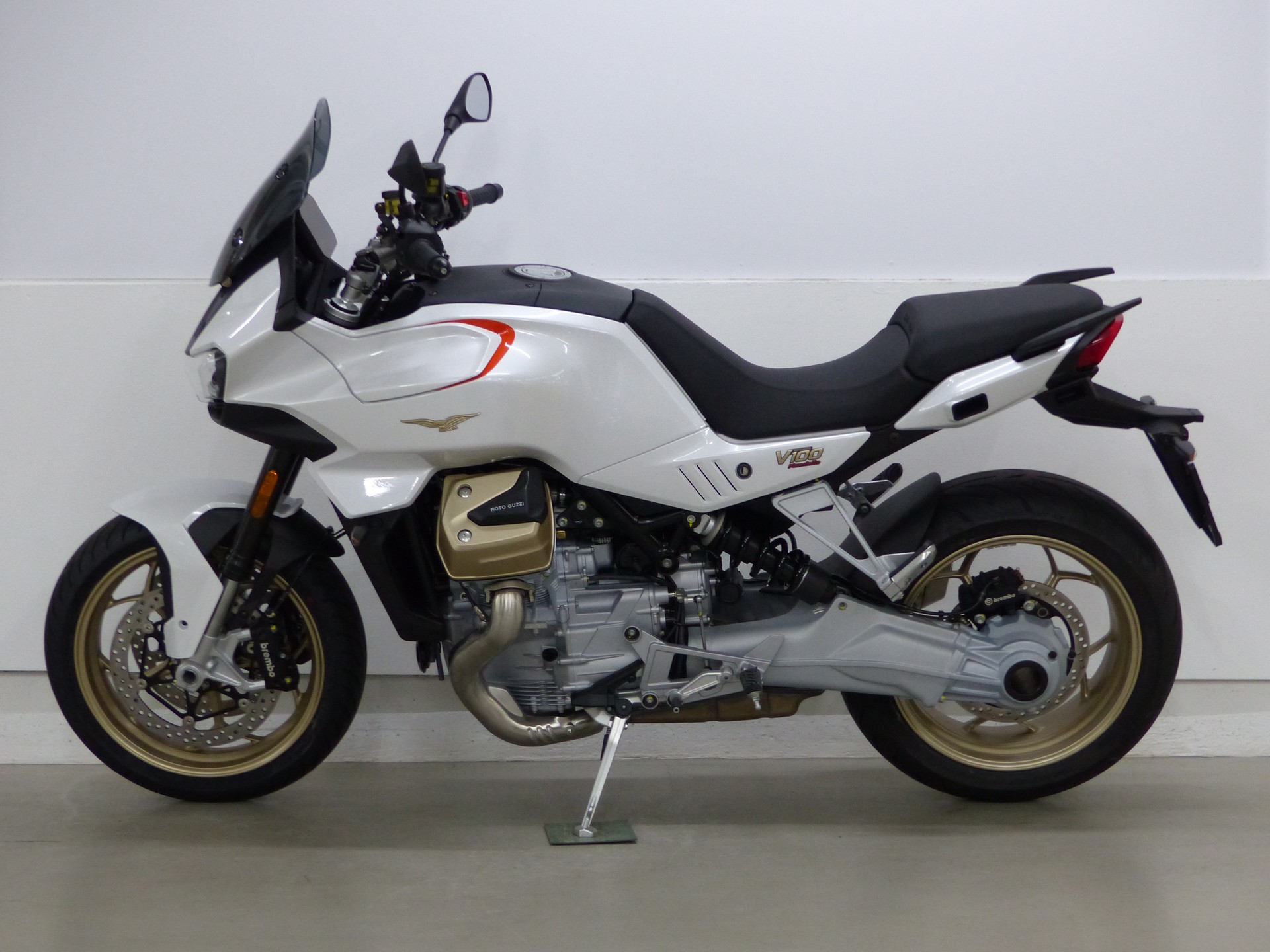 MOTO GUZZI V100 Mandello ABS-image-15