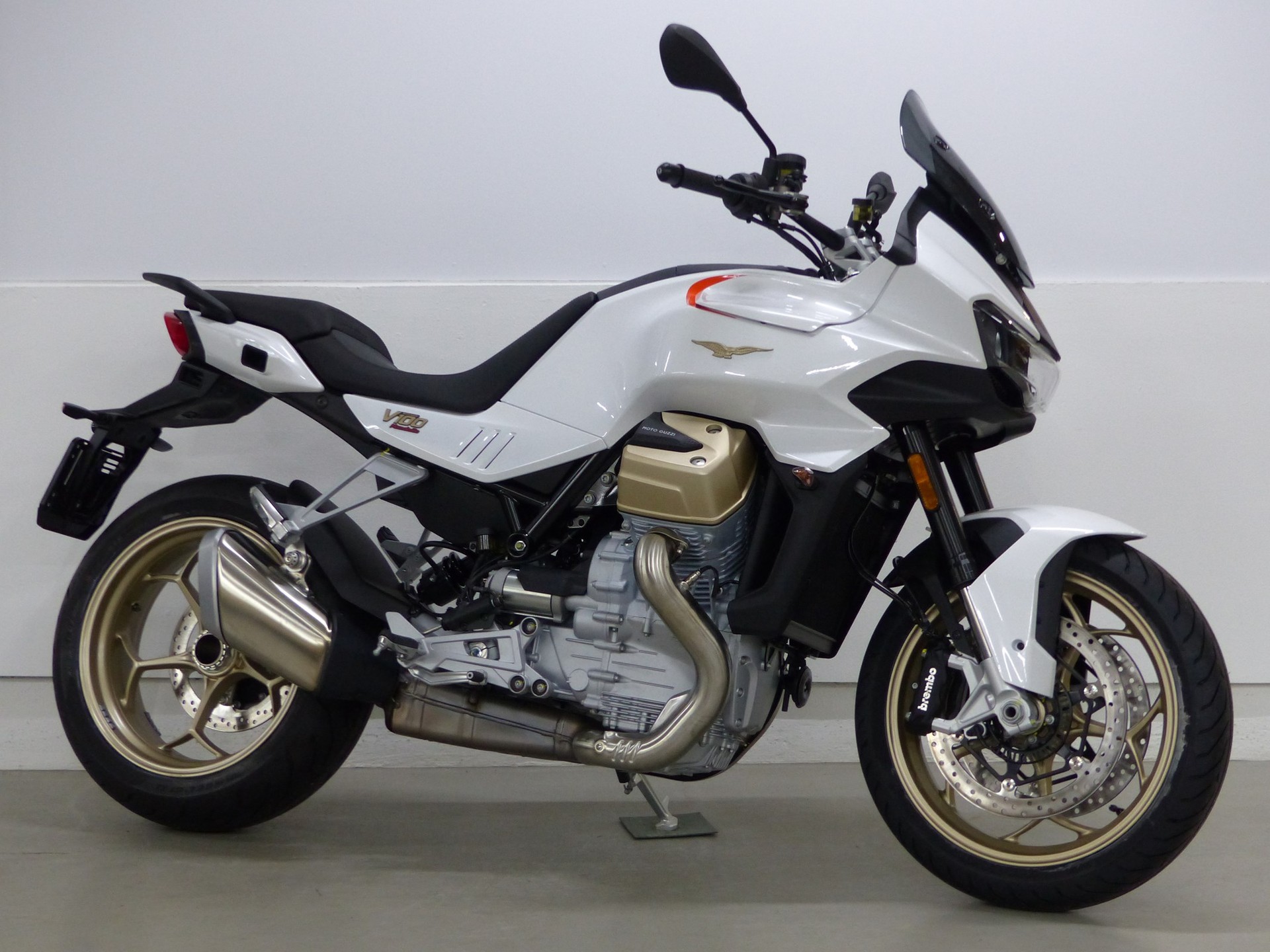 MOTO GUZZI V100 Mandello ABS-image-1
