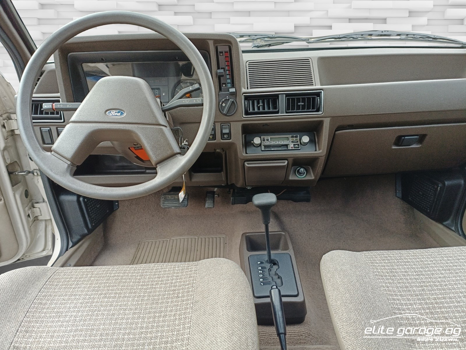 FORD Escort 1600 L-image-10