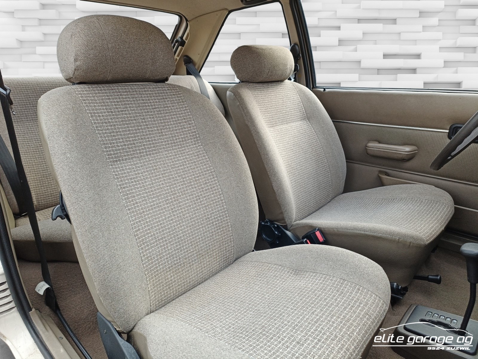 FORD Escort 1600 L-image-12