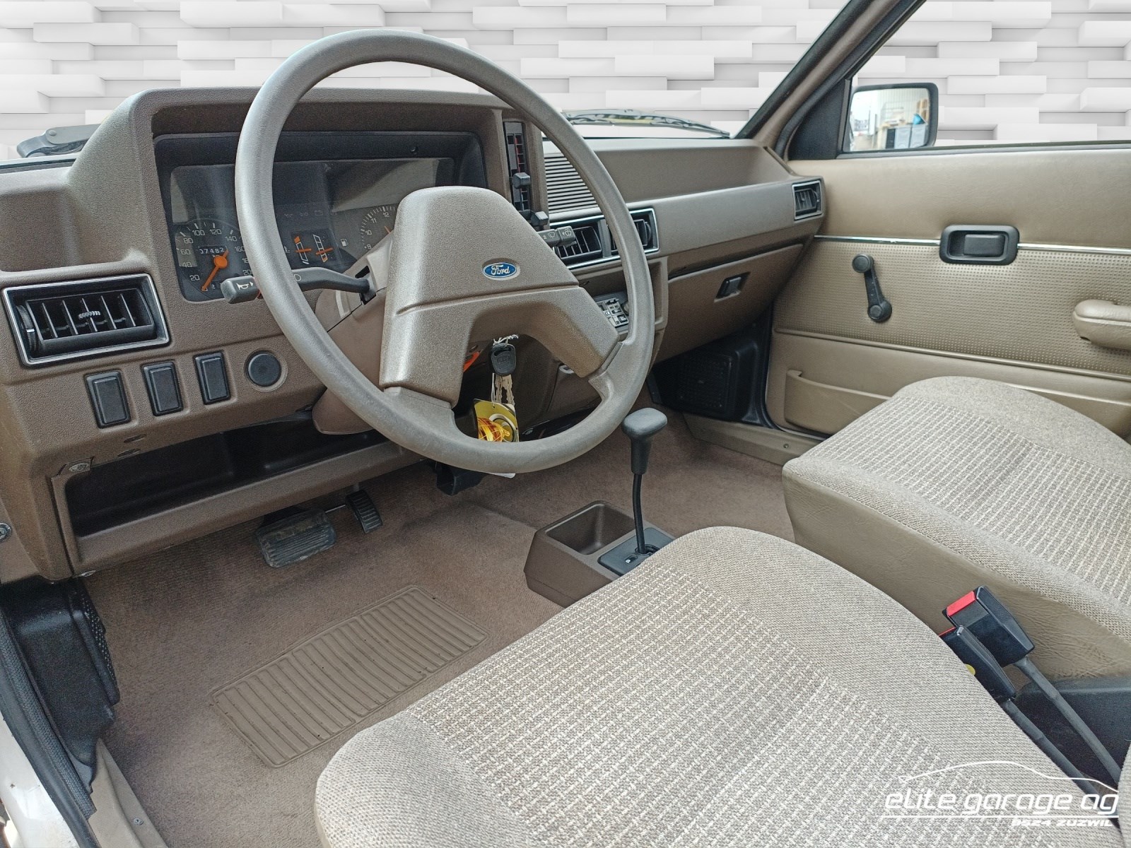 FORD Escort 1600 L-image-8