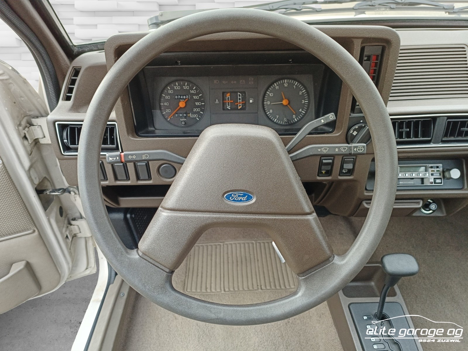FORD Escort 1600 L-image-9