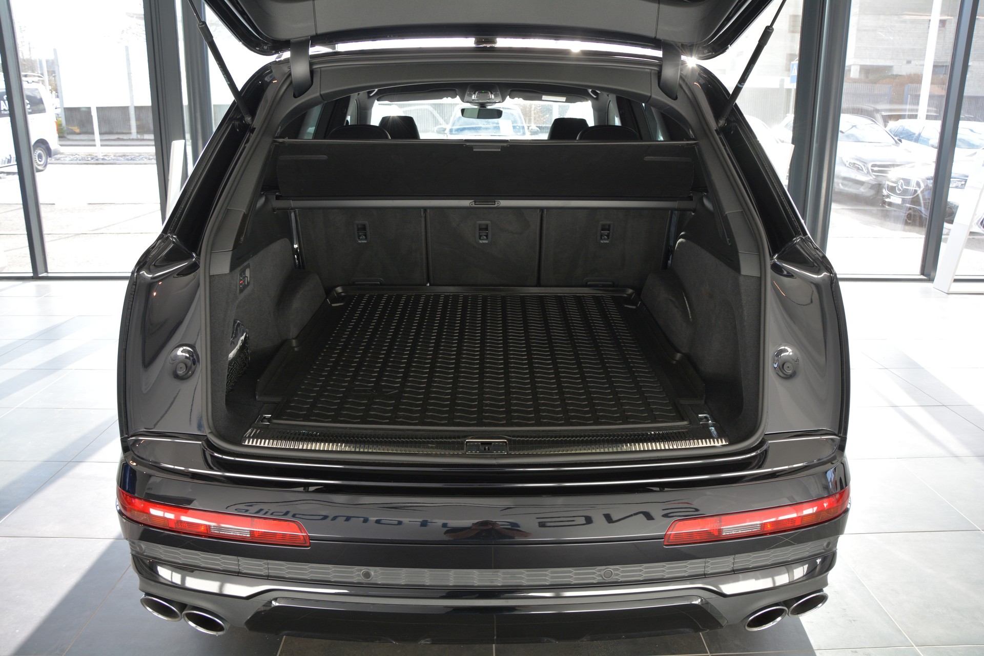 AUDI SQ7 TFSI quattro tiptronic-image-14