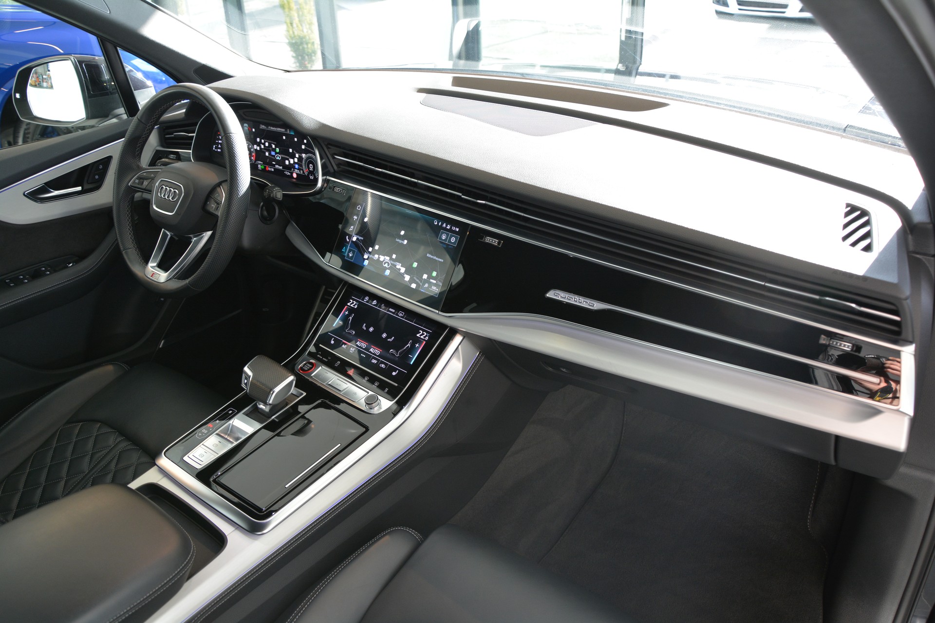 AUDI SQ7 TFSI quattro tiptronic-image-12