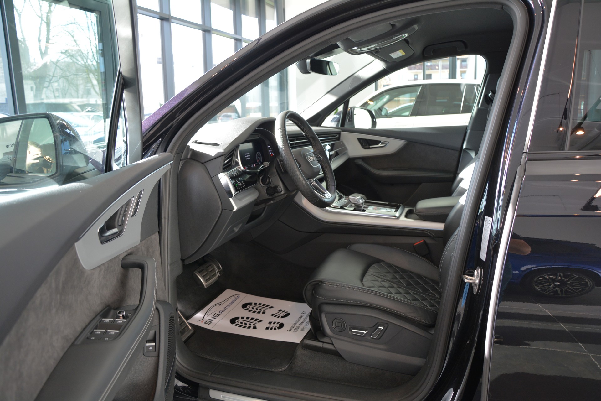 AUDI SQ7 TFSI quattro tiptronic-image-8