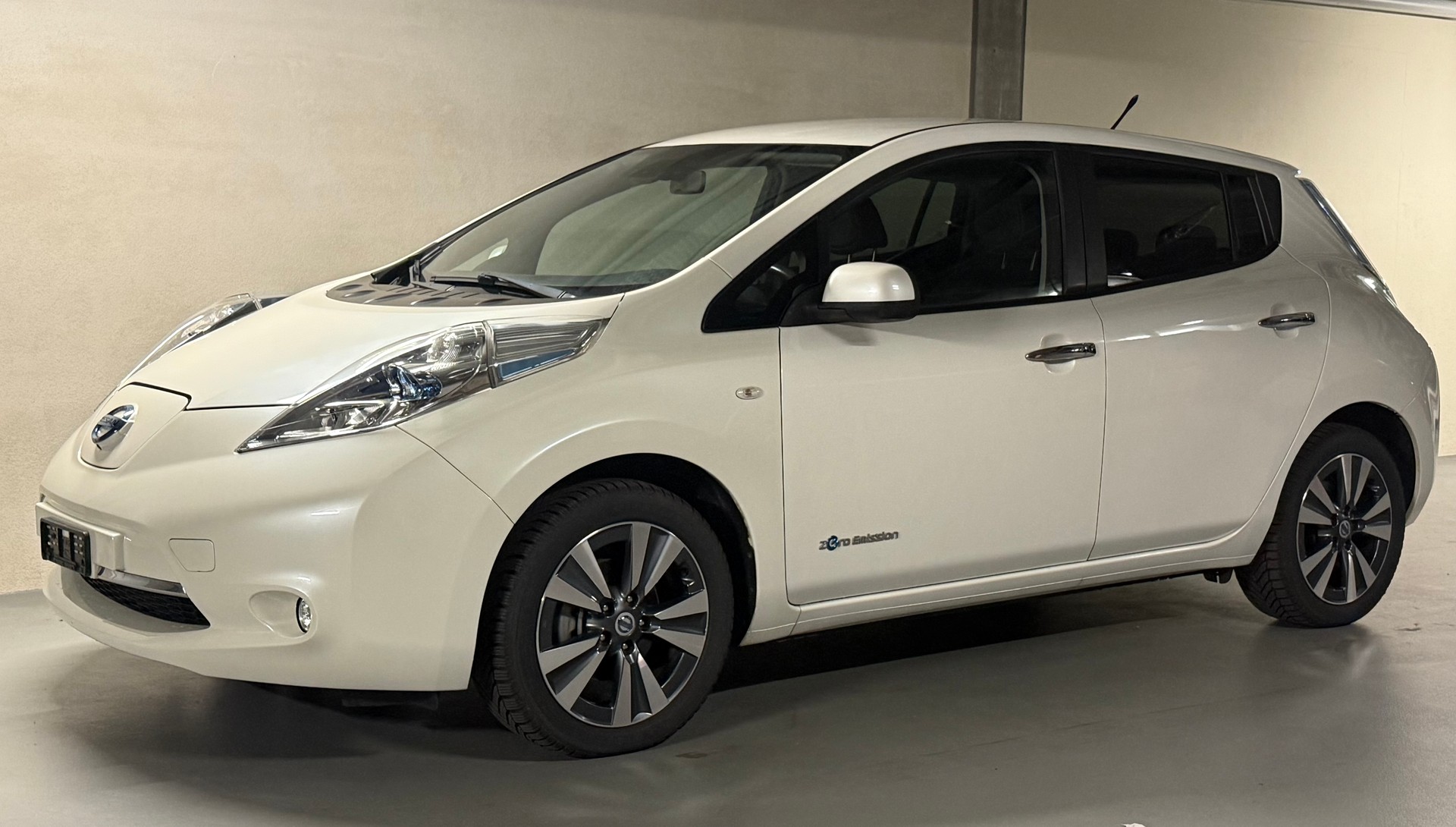 NISSAN Leaf tekna 24kWh (incl battery)-image-1