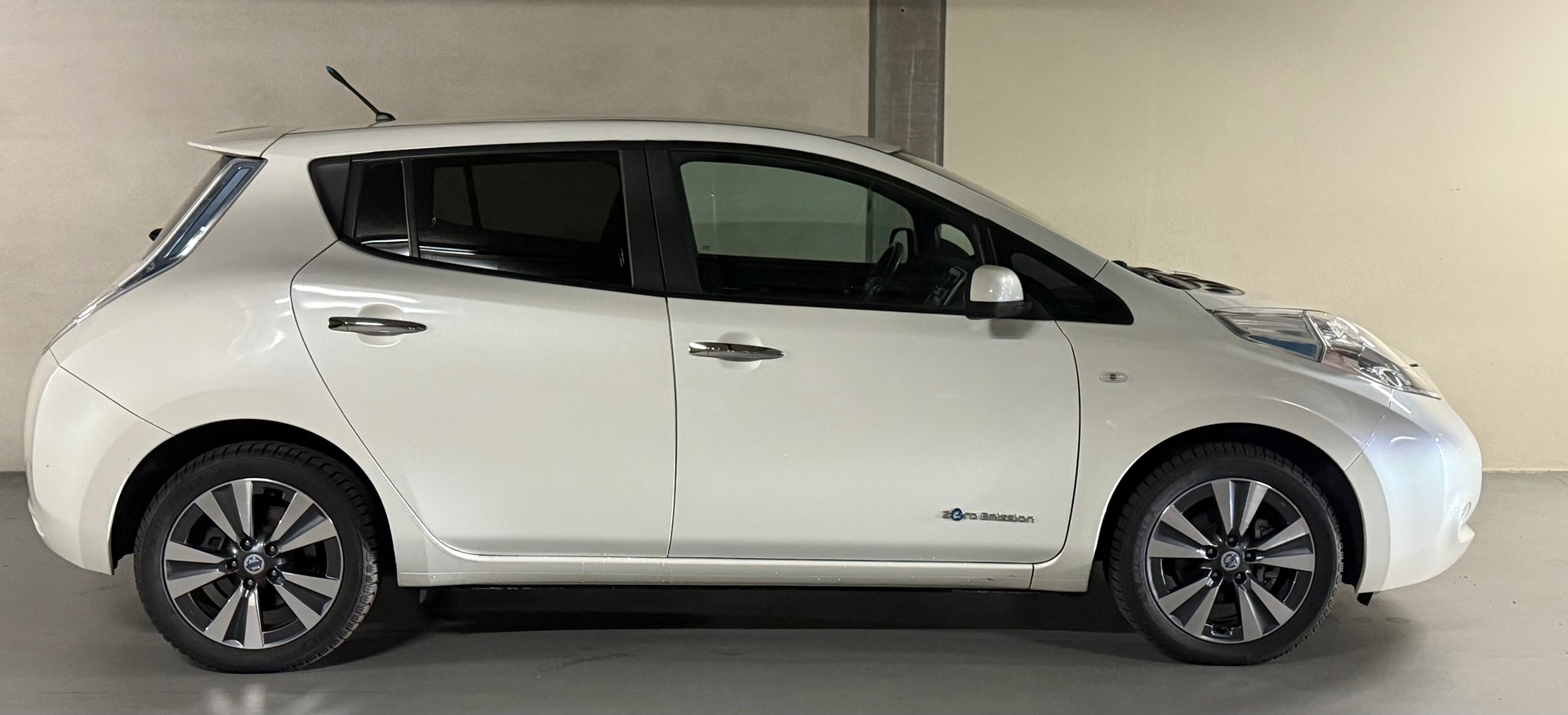 NISSAN Leaf tekna 24kWh (incl battery)-image-5