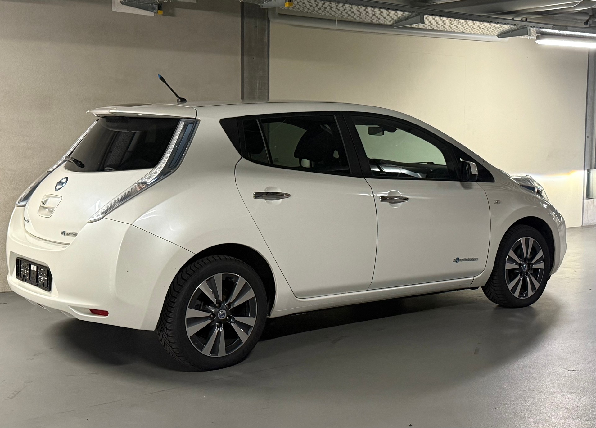 NISSAN Leaf tekna 24kWh (incl battery)-image-2