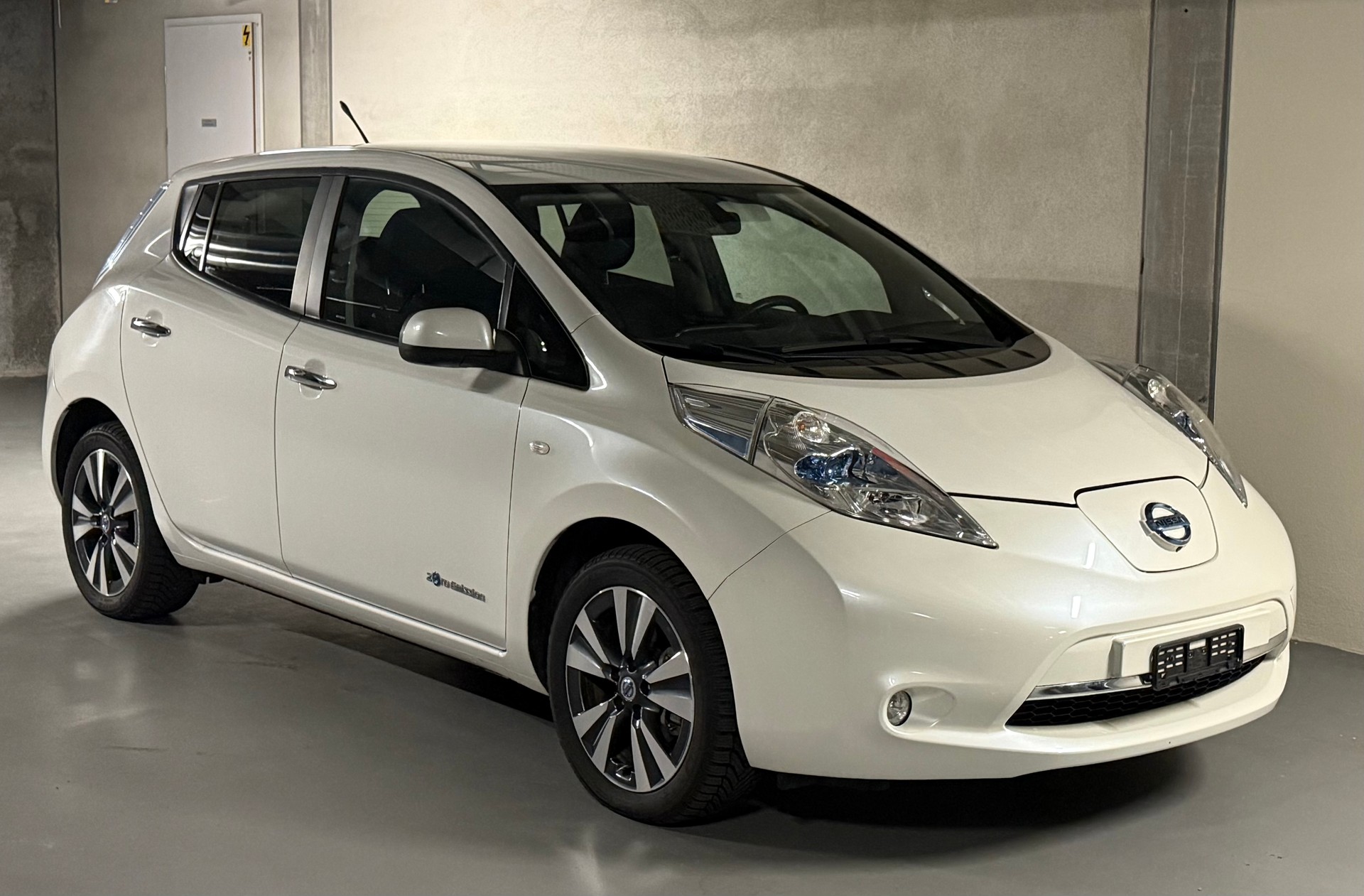 NISSAN Leaf tekna 24kWh (incl battery)-image-0