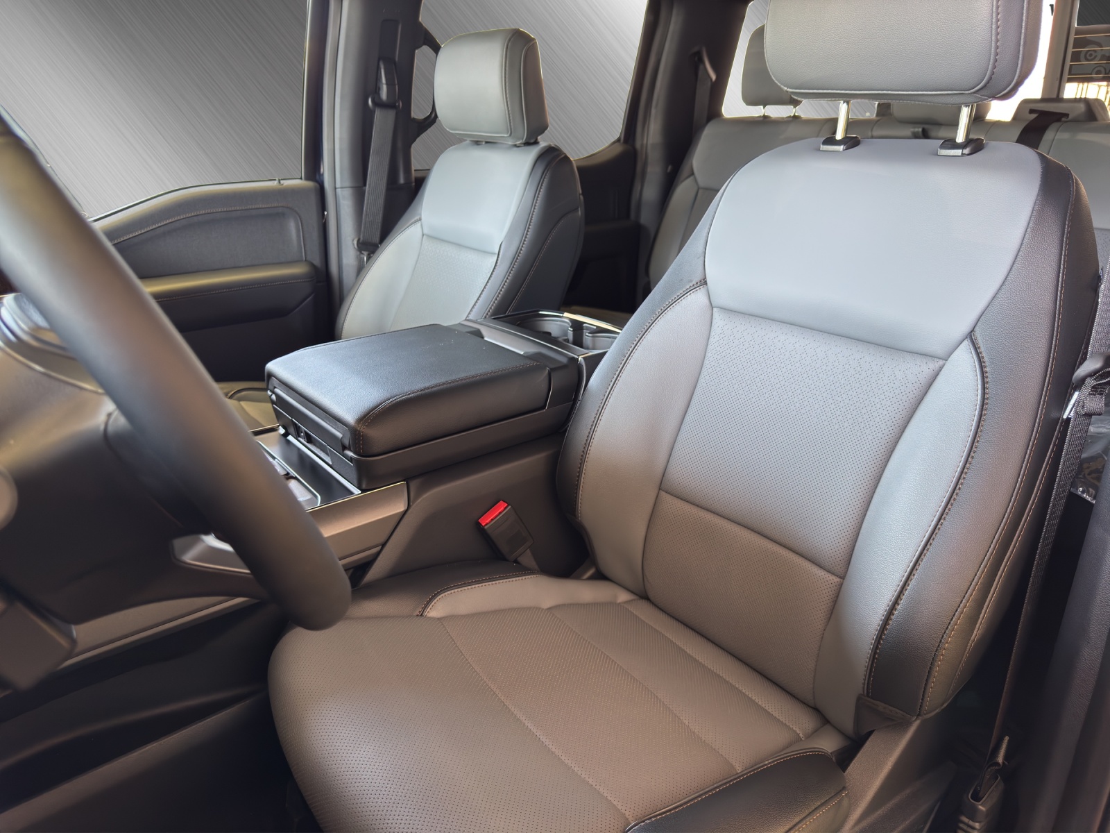 FORD F-150 Lightning DKab.Pick-up 98 kWh Lariat Launch Edition-image-11