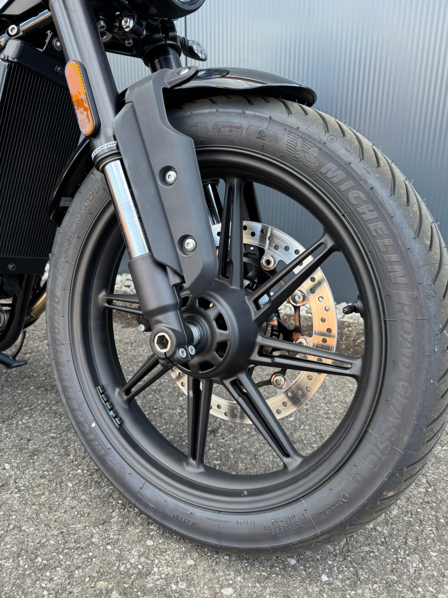 TRIUMPH 900-image-4
