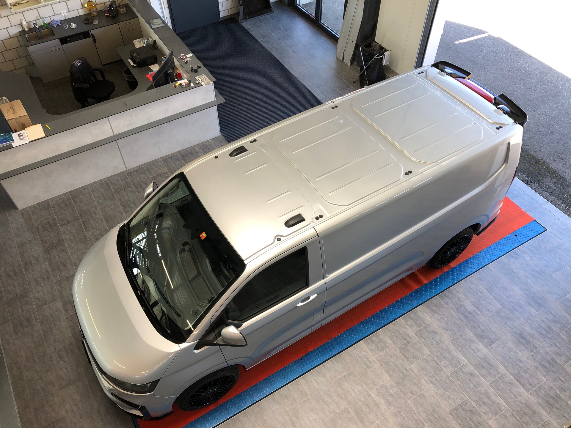 VW Transporter T7 2.0 TDI Lang-image-26