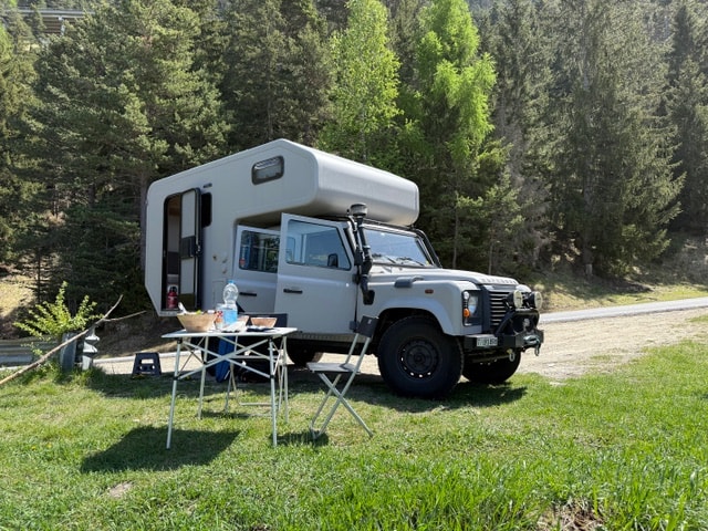 LAND ROVER DEFENDER