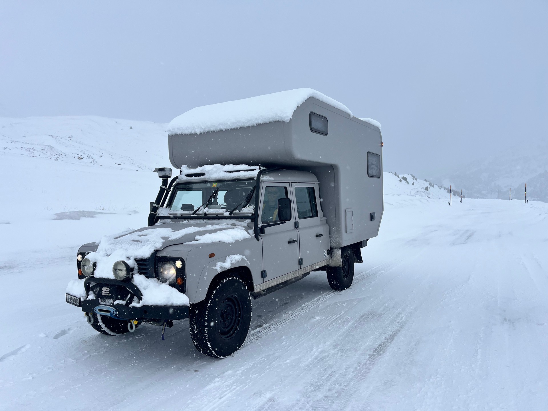 LAND ROVER DEFENDER-image-1