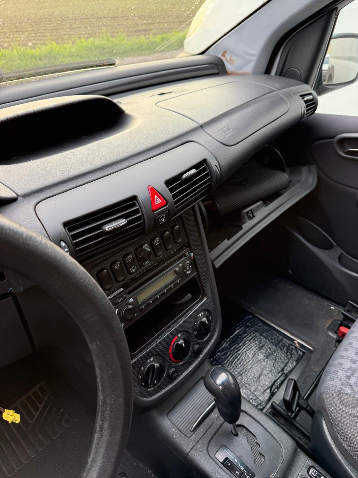 MERCEDES-BENZ Vaneo 1.6i Ambiente-image-3