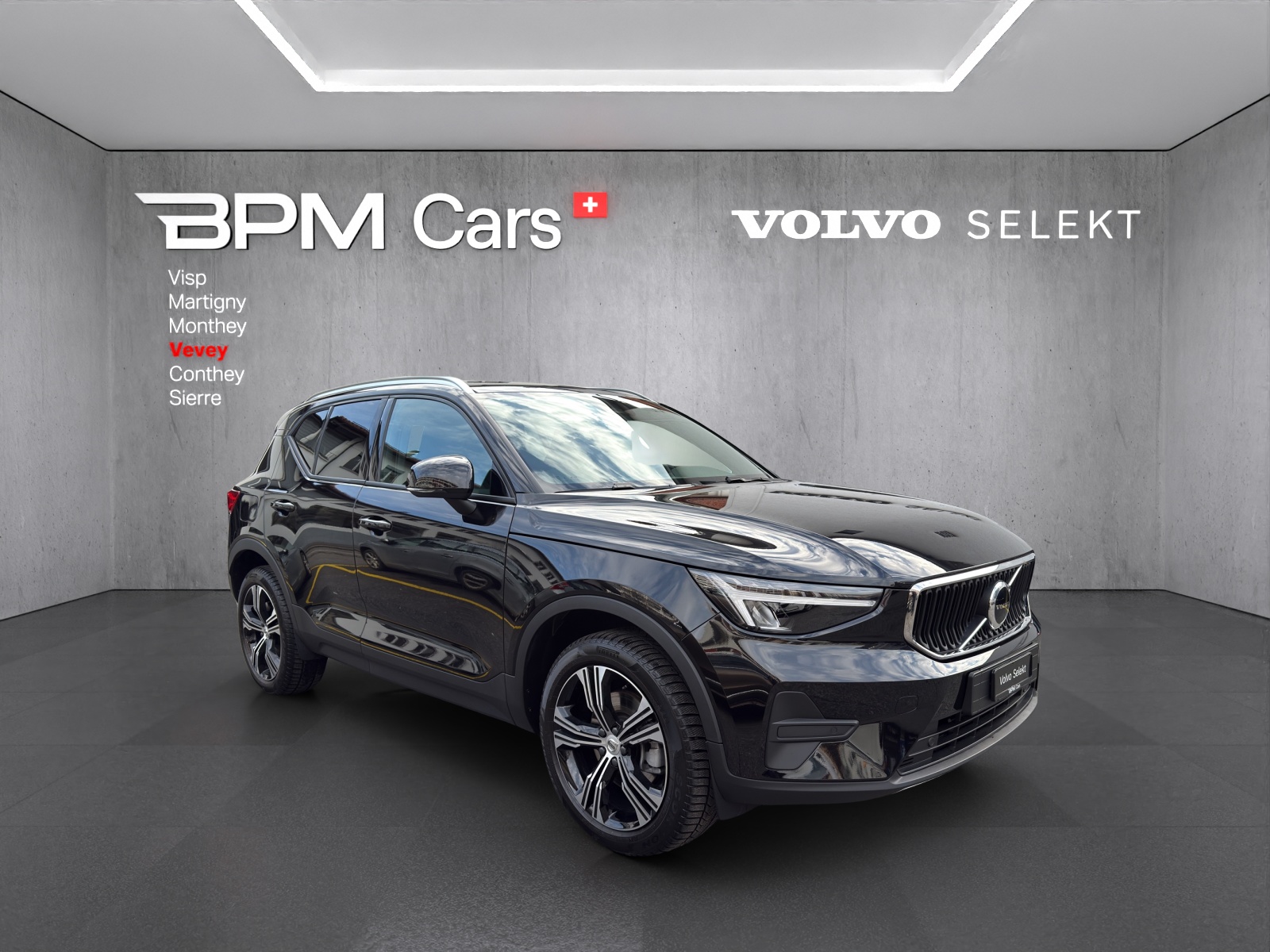 VOLVO XC40 2.0 B3 MH Core-showroom-element-2