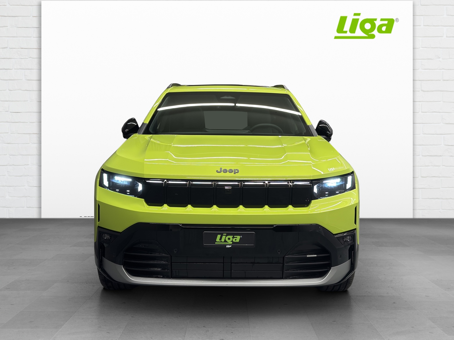 JEEP Compass First Edition-showroom-element-2