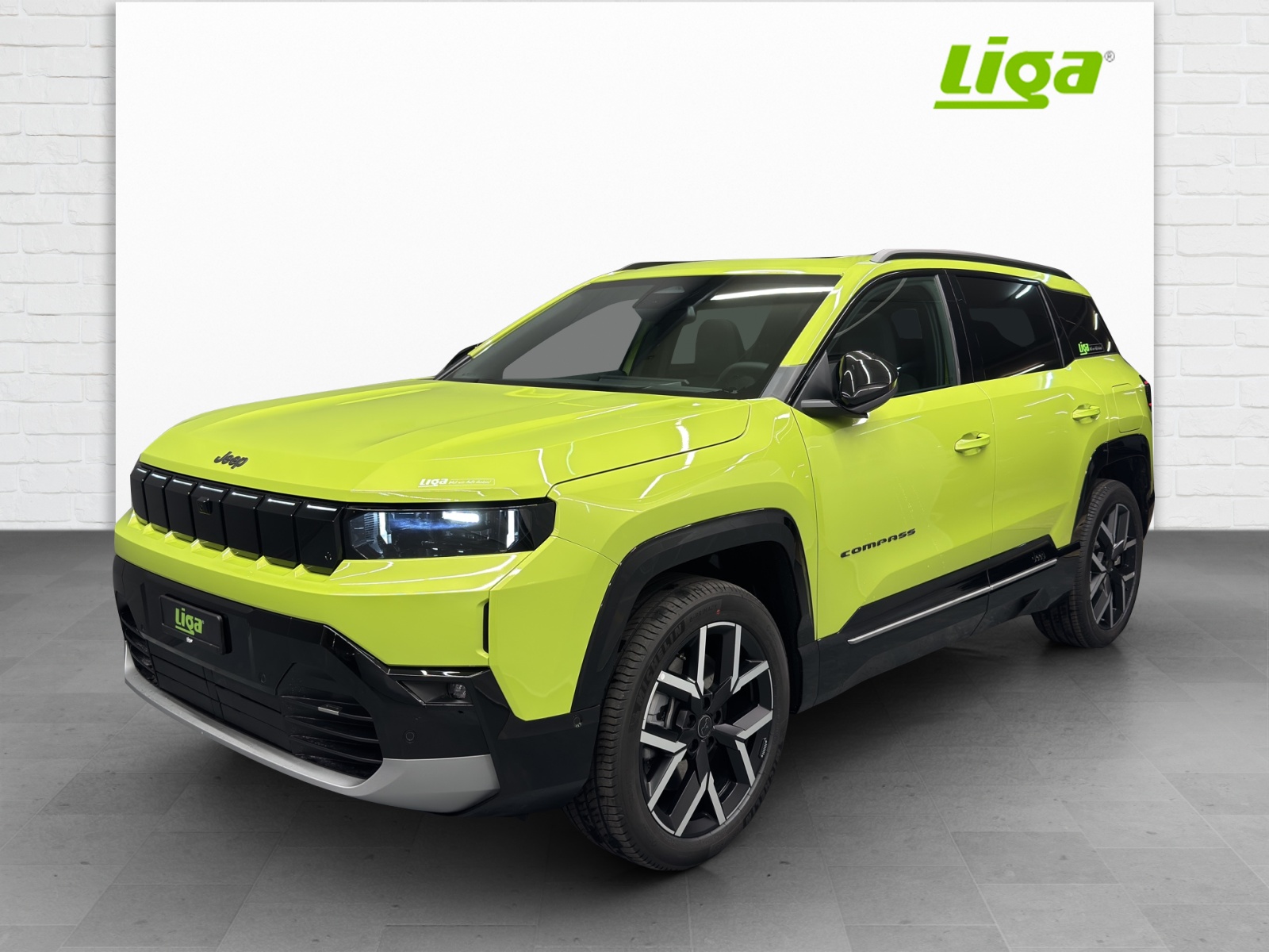 JEEP Compass First Edition-showroom-element-1