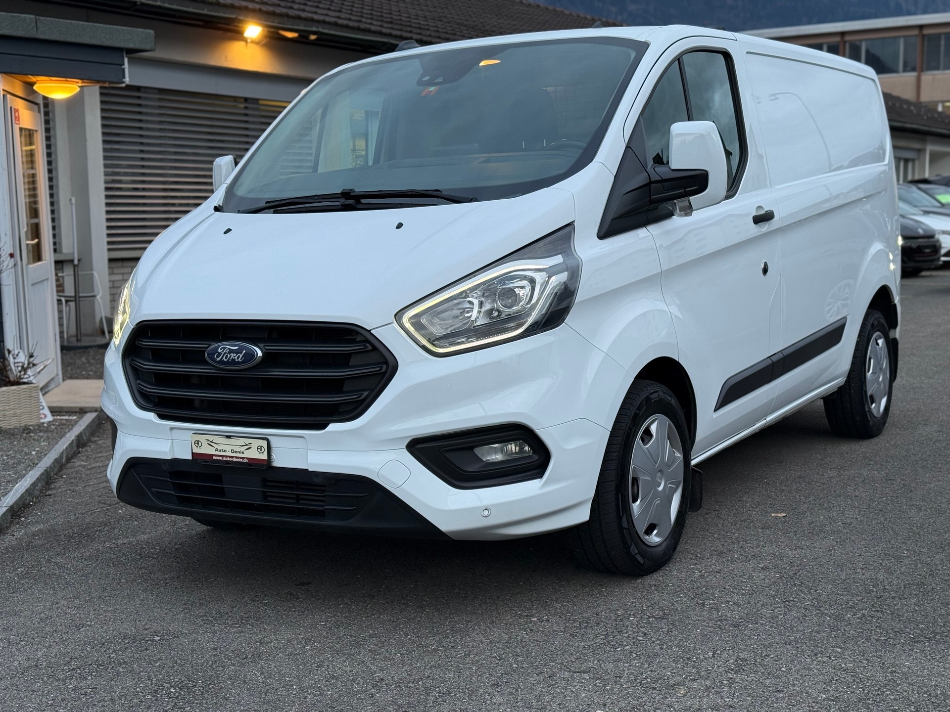 FORD Transit Custom Van 300 L1 2.0 TDCi 130 Trend