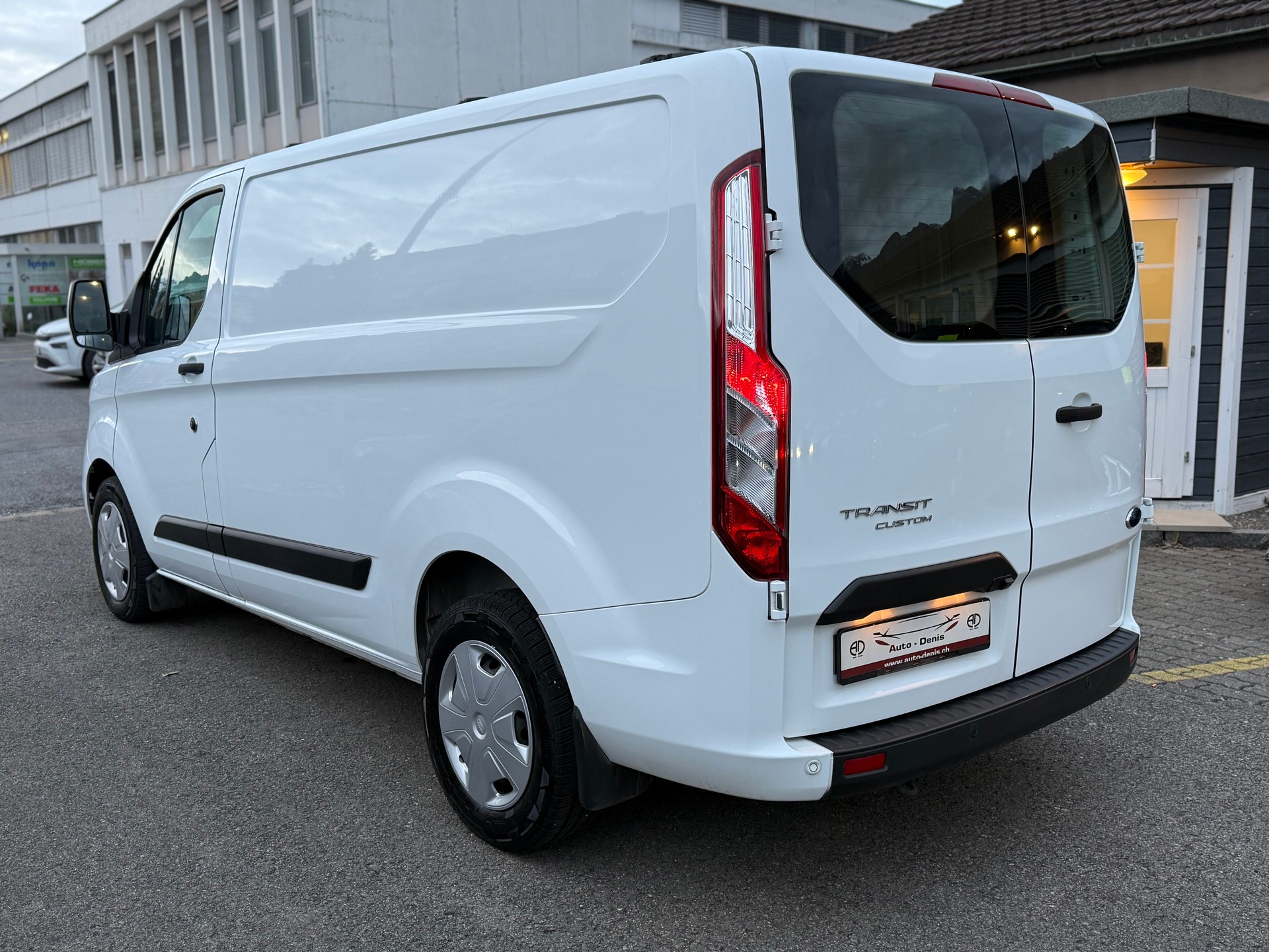 FORD Transit Custom Van 300 L1 2.0 TDCi 130 Trend-image-5