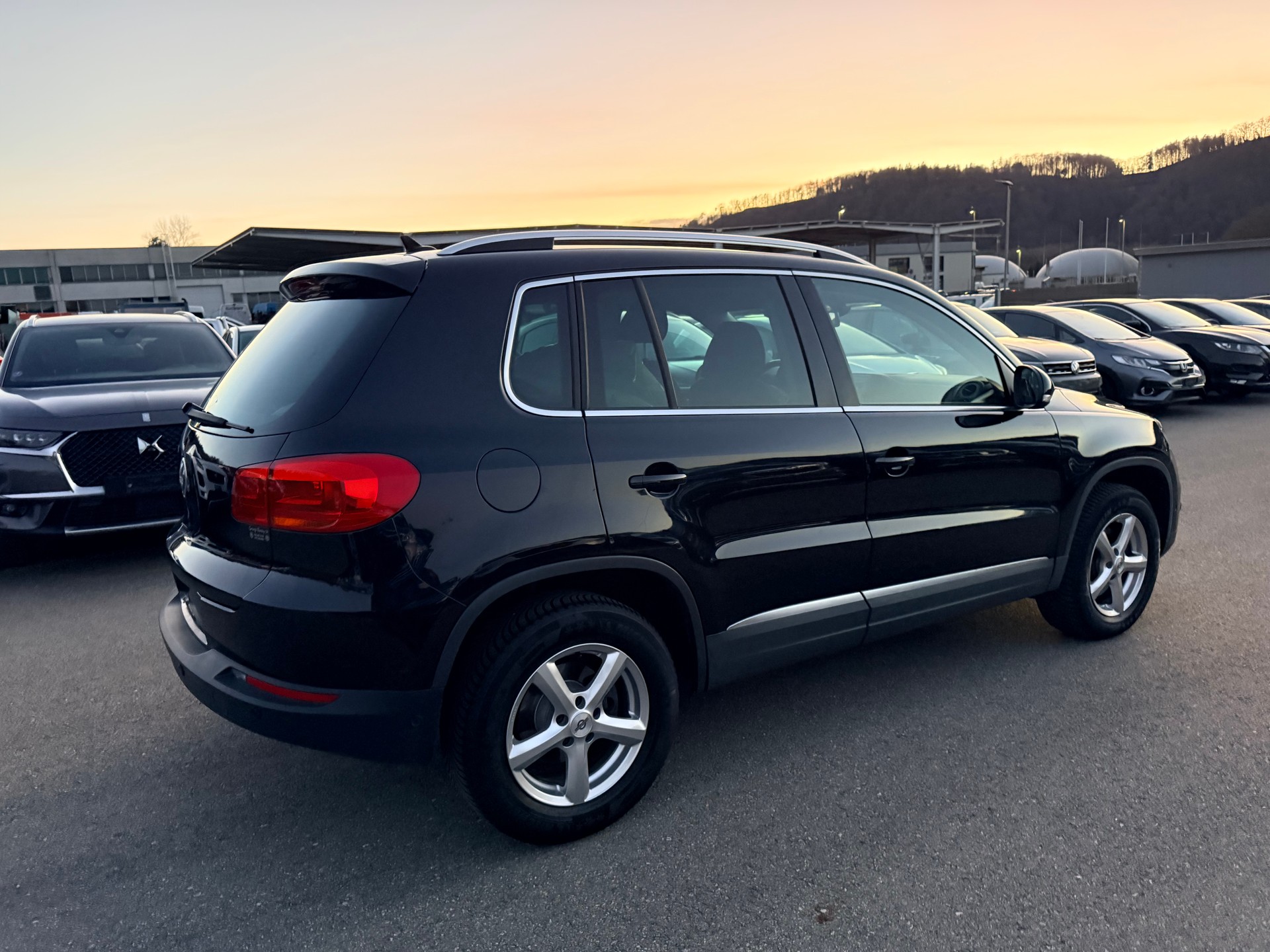VW Tiguan 2.0 TDI BlueMotion Sport&Style 4Motion DSG-image-9