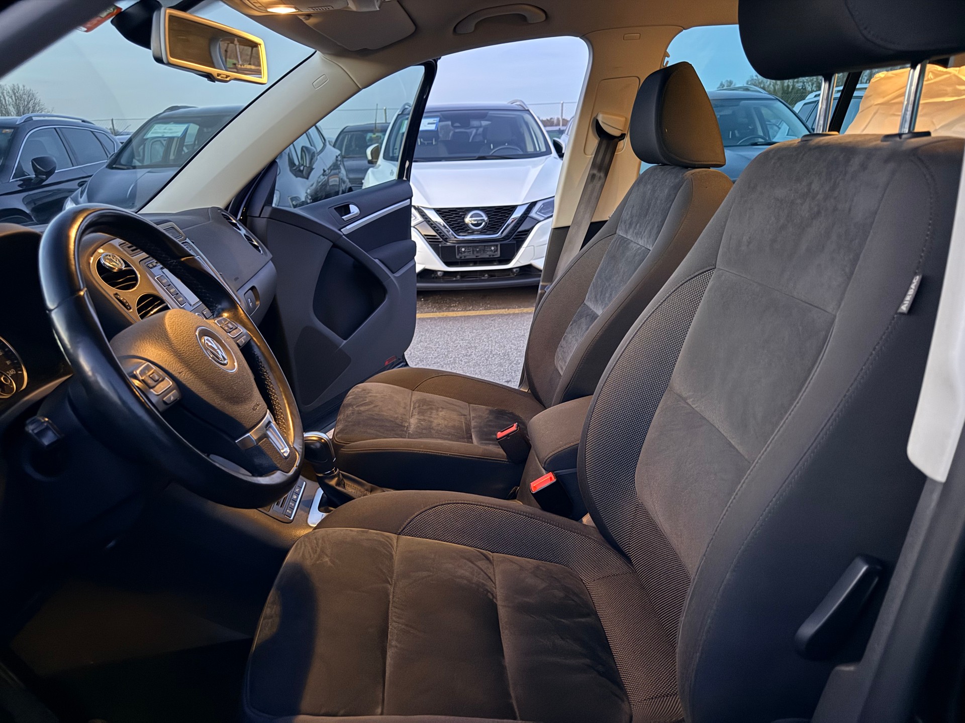 VW Tiguan 2.0 TDI BlueMotion Sport&Style 4Motion DSG-image-17