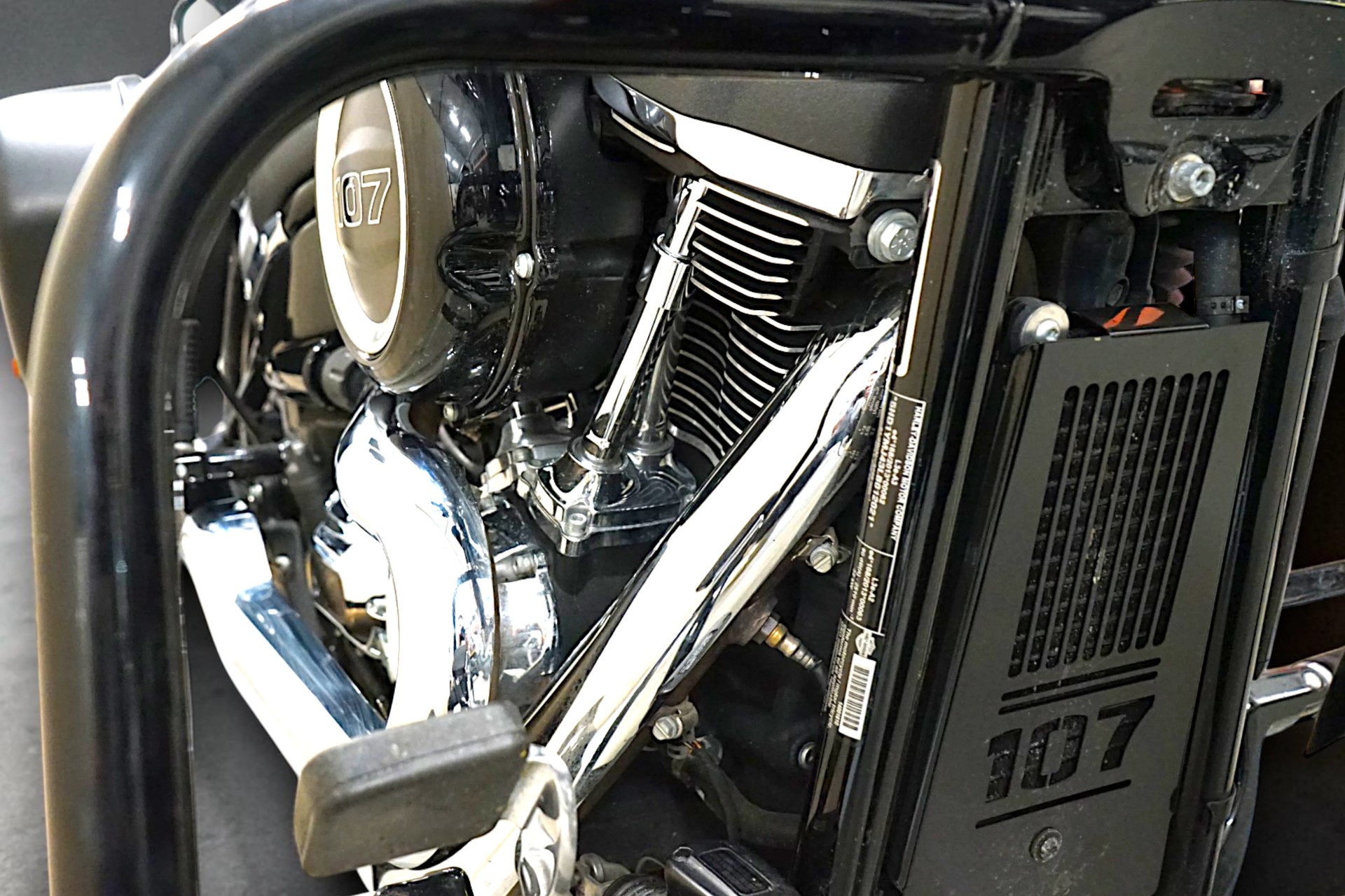 HARLEY-DAVIDSON FLSB Sport Glide 107 ABS-image-9