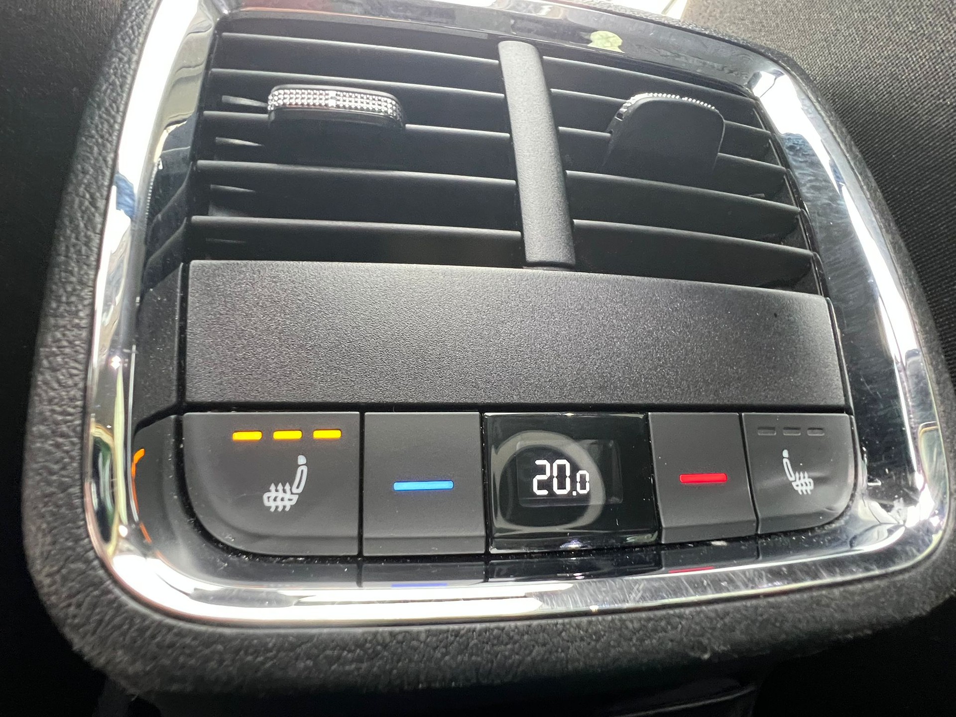 SKODA Octavia Combi 2.0 TDI DSG Style 4x4-image-11