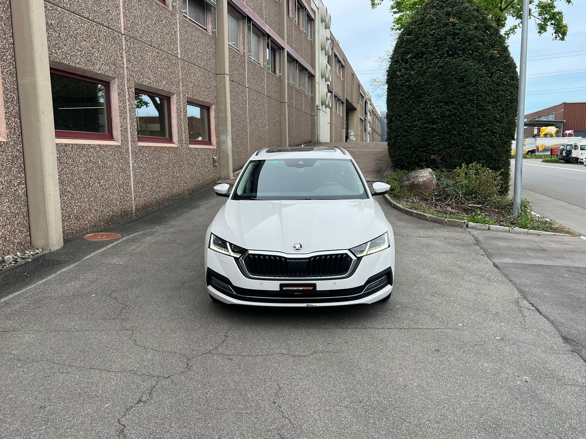 SKODA Octavia Combi 2.0 TDI DSG Style 4x4-showroom-element-1