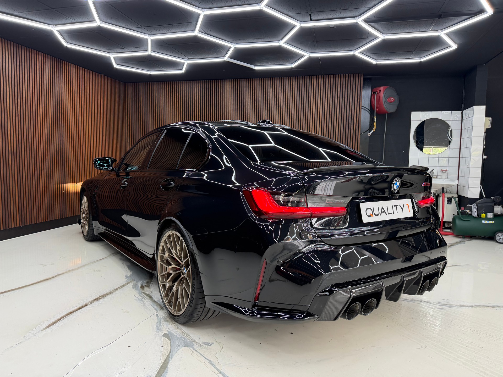 BMW M3 CS-image-7