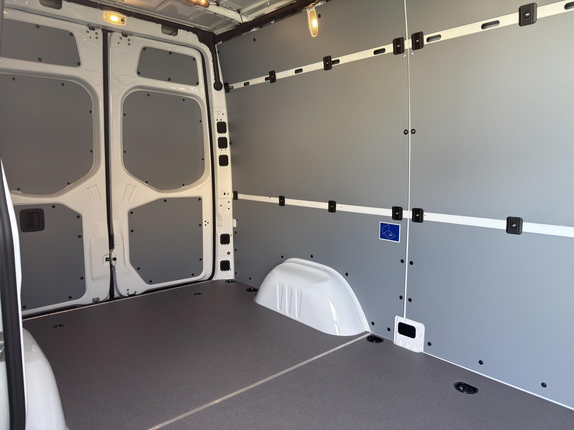 MERCEDES-BENZ Sprinter 317 Kaw. 3665 S 2.0 CDI 170 Pro-image-9