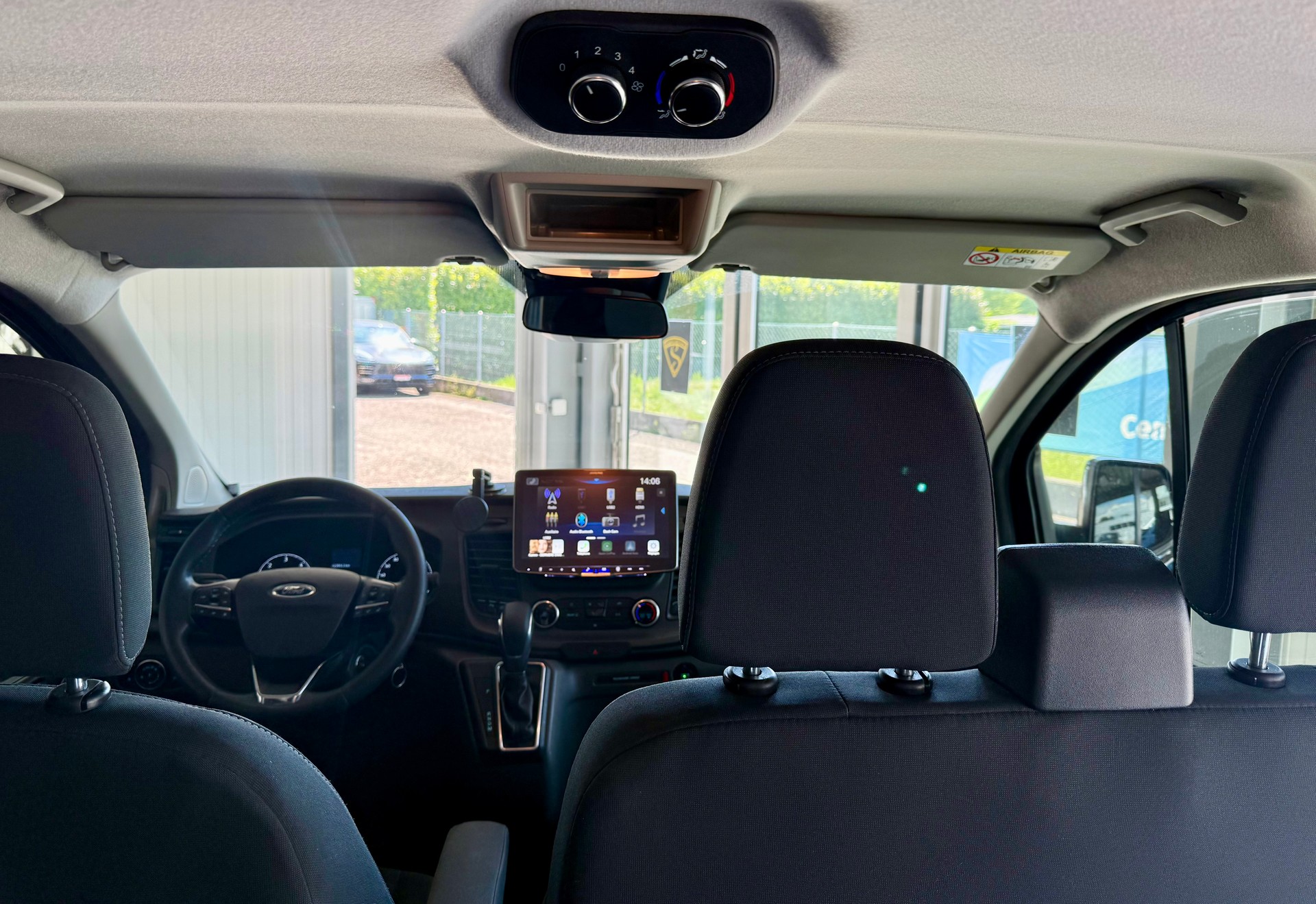 FORD Transit Custom 320 L2H1 Trend A-image-25