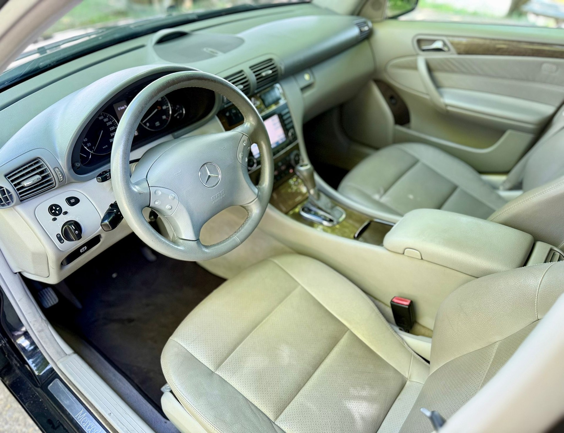 MERCEDES-BENZ C 350 Avantgarde Sport Edition 4Matic Automatic-image-21