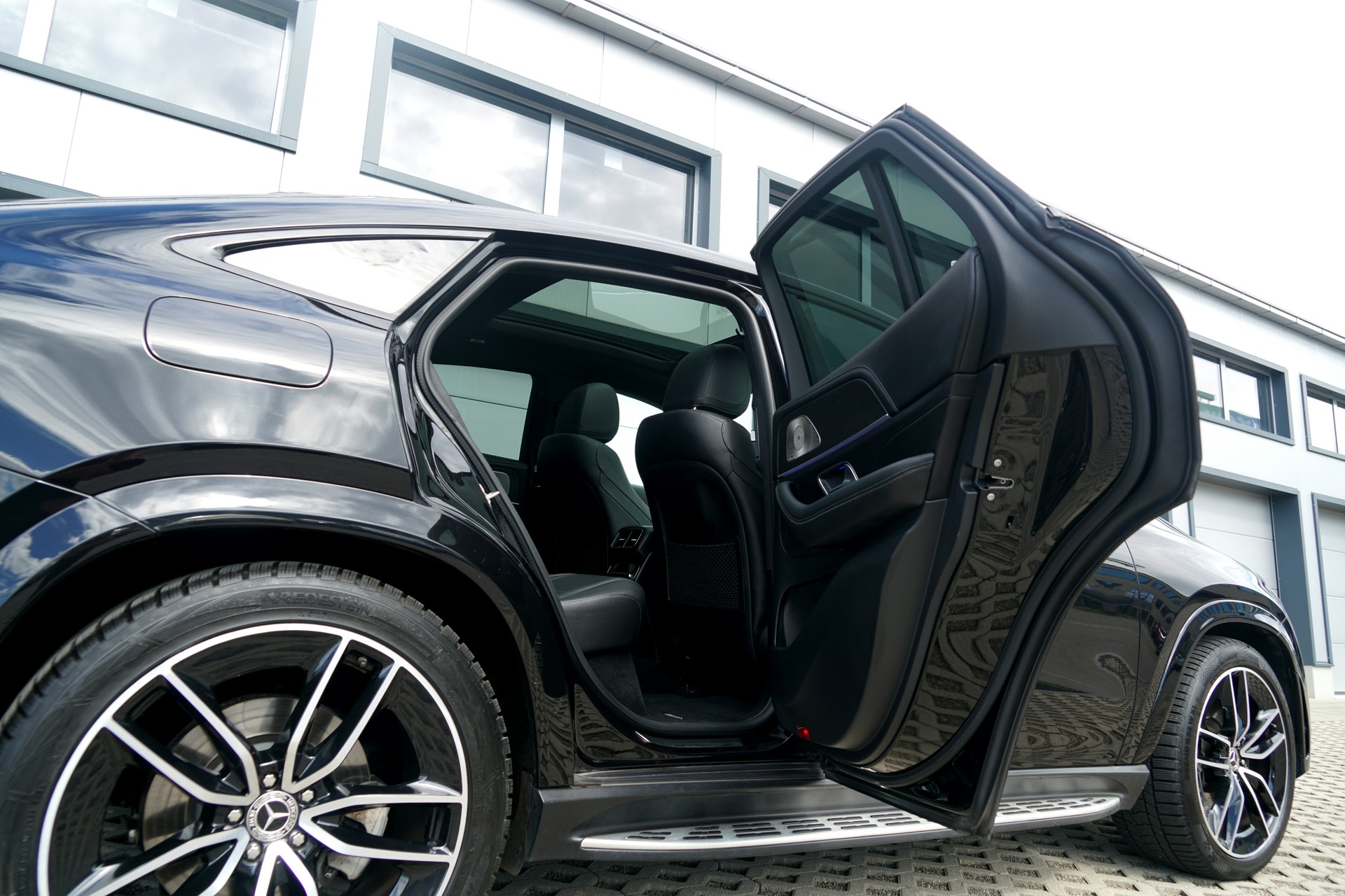 MERCEDES-BENZ GLE Coupé 350 d AMG Line 4Matic+ 9G-Tronic (CH)-image-11
