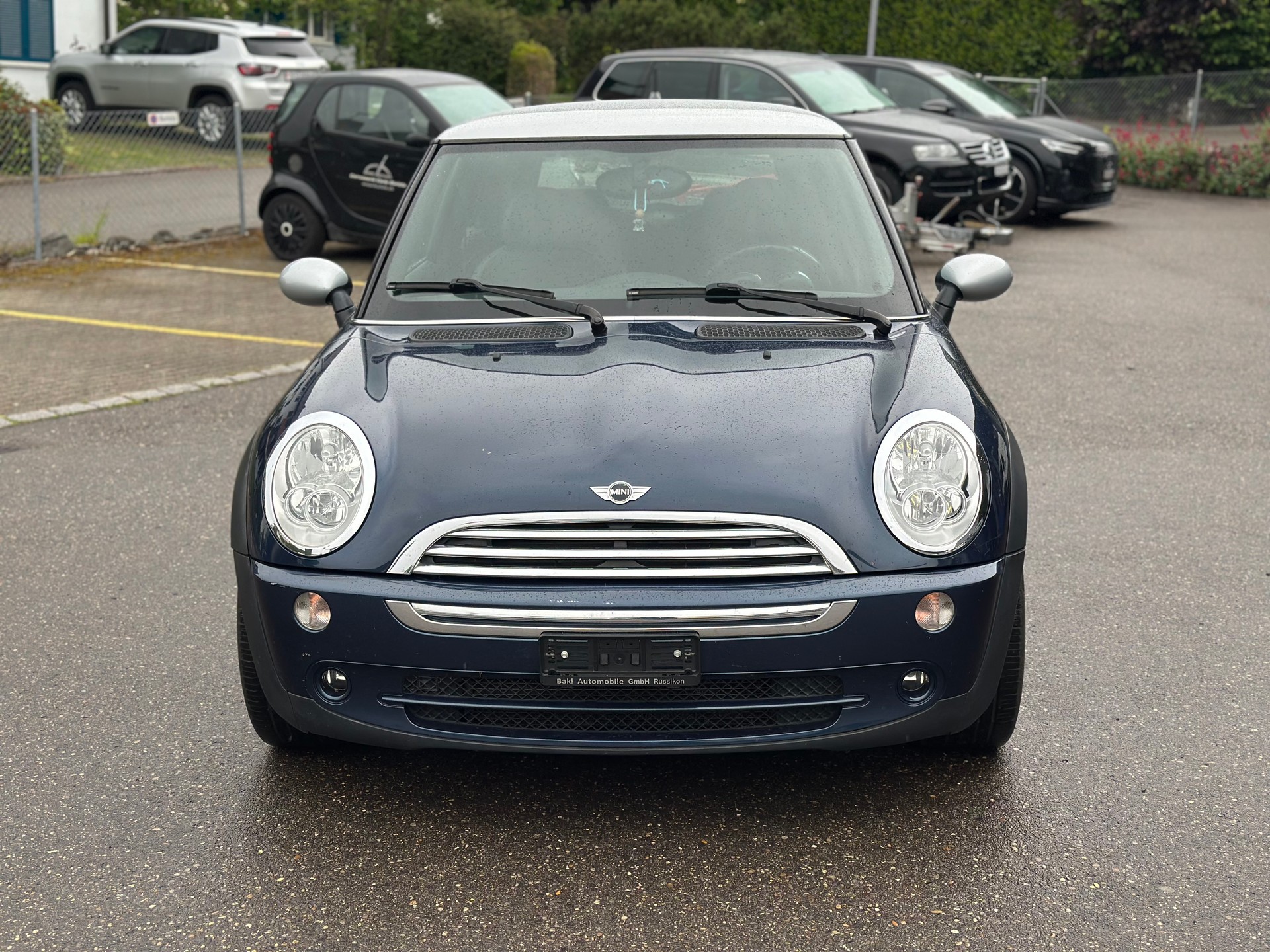 MINI Cooper-showroom-element-2