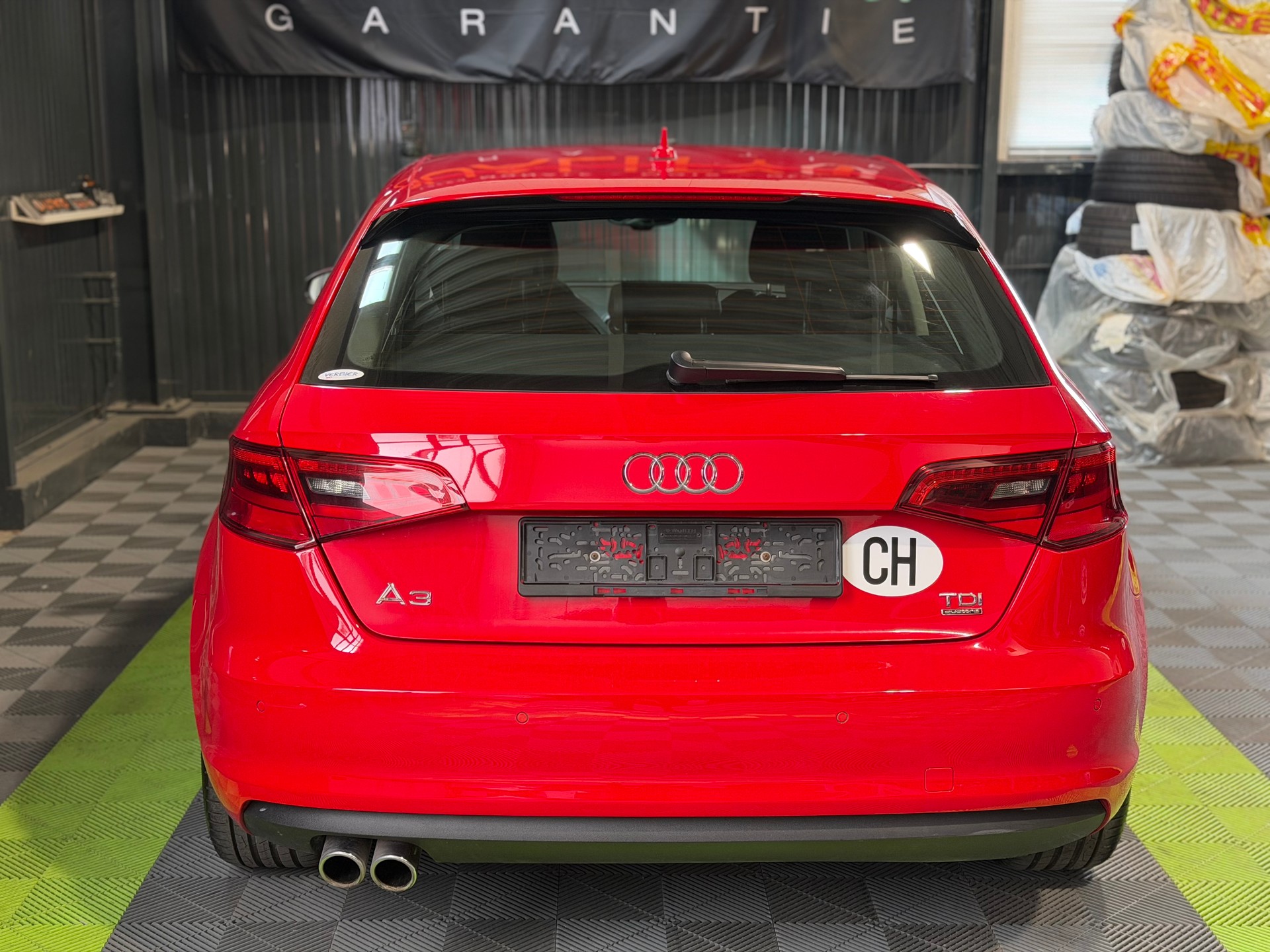 AUDI A3 Sportback 2.0 TDI Ambiente quattro S-tronic-image-2