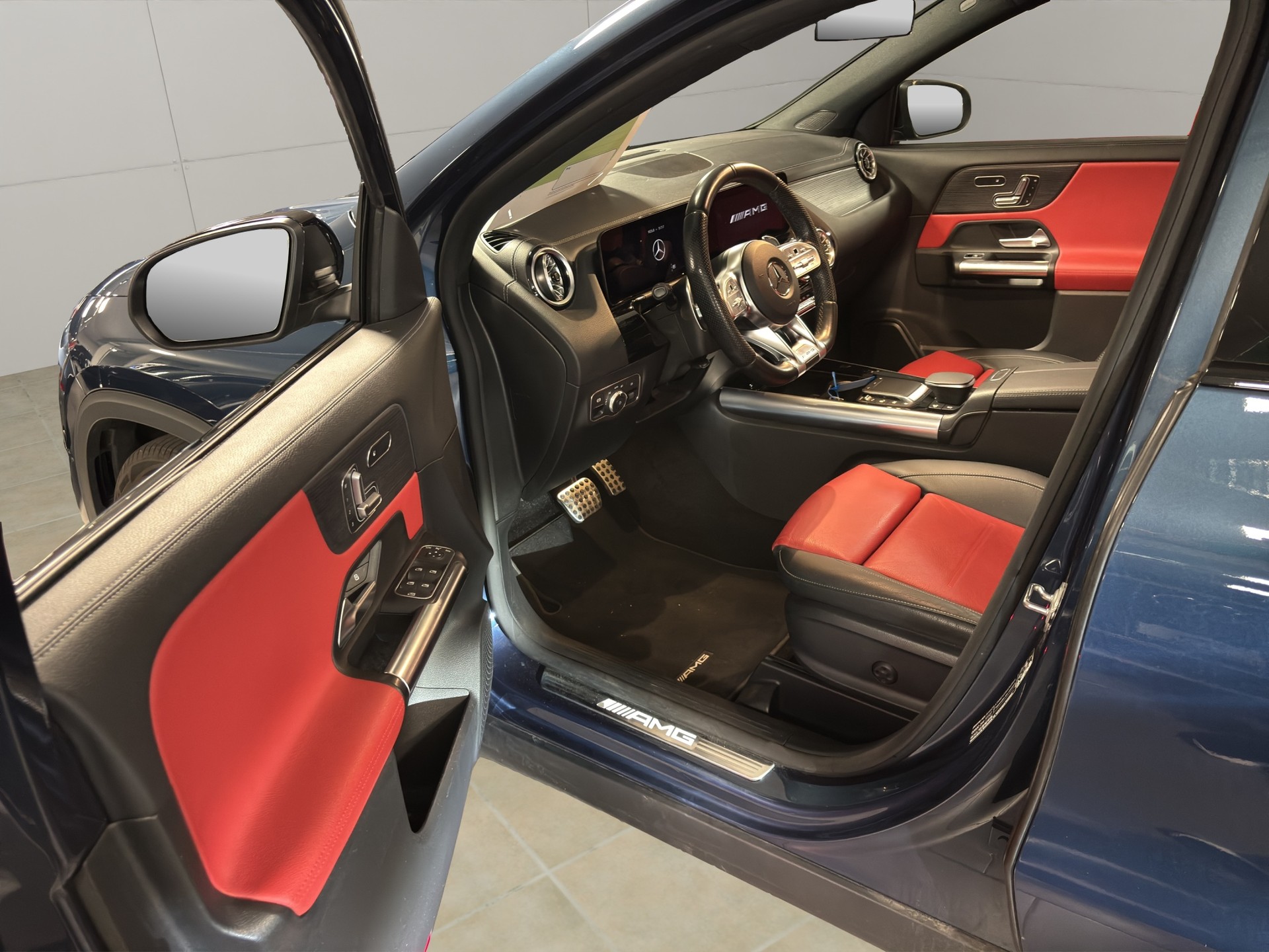 MERCEDES-BENZ GLA 35 AMG 4Matic 8G-Speedshift DCT-image-16
