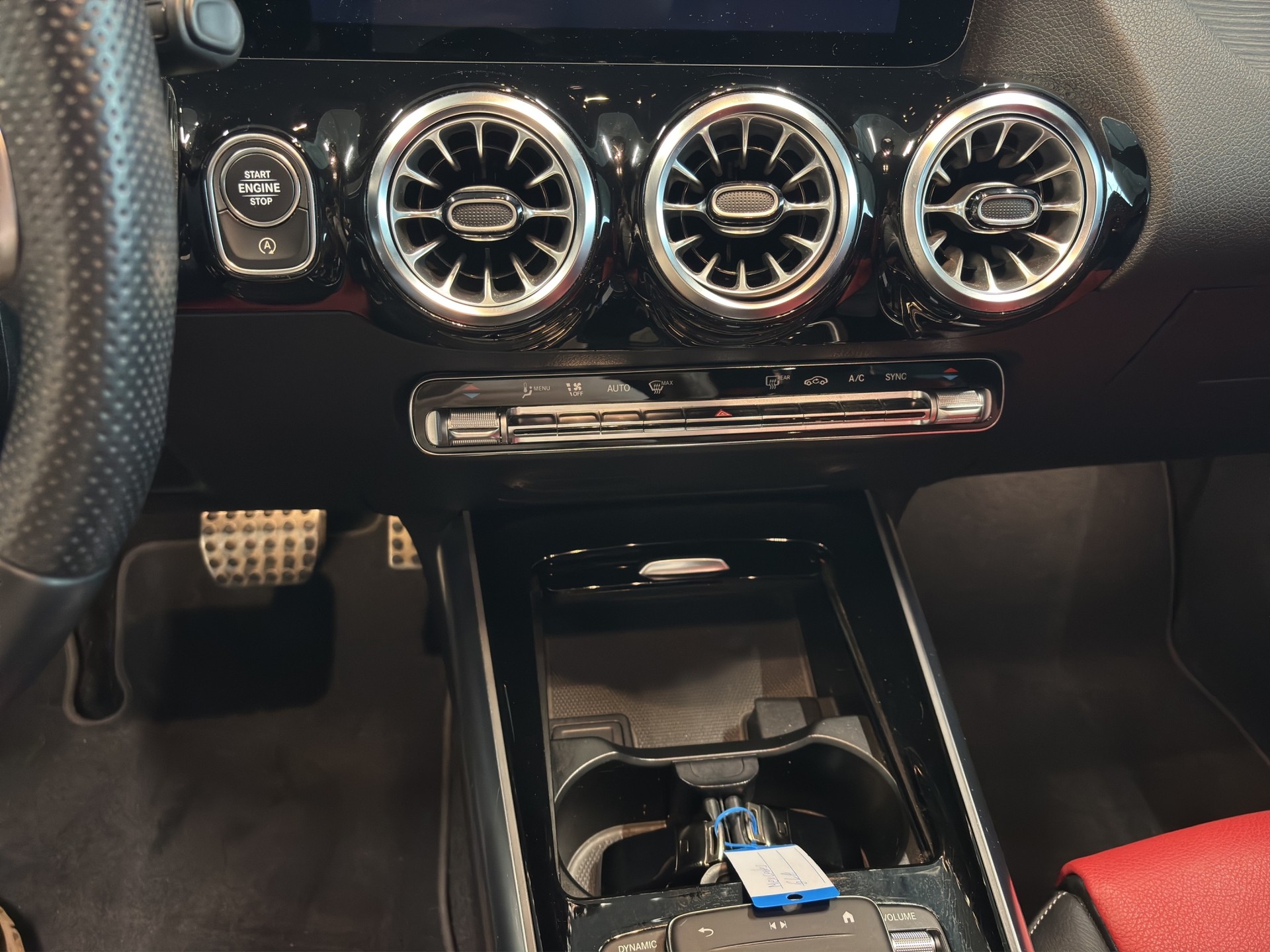 MERCEDES-BENZ GLA 35 AMG 4Matic 8G-Speedshift DCT-image-10